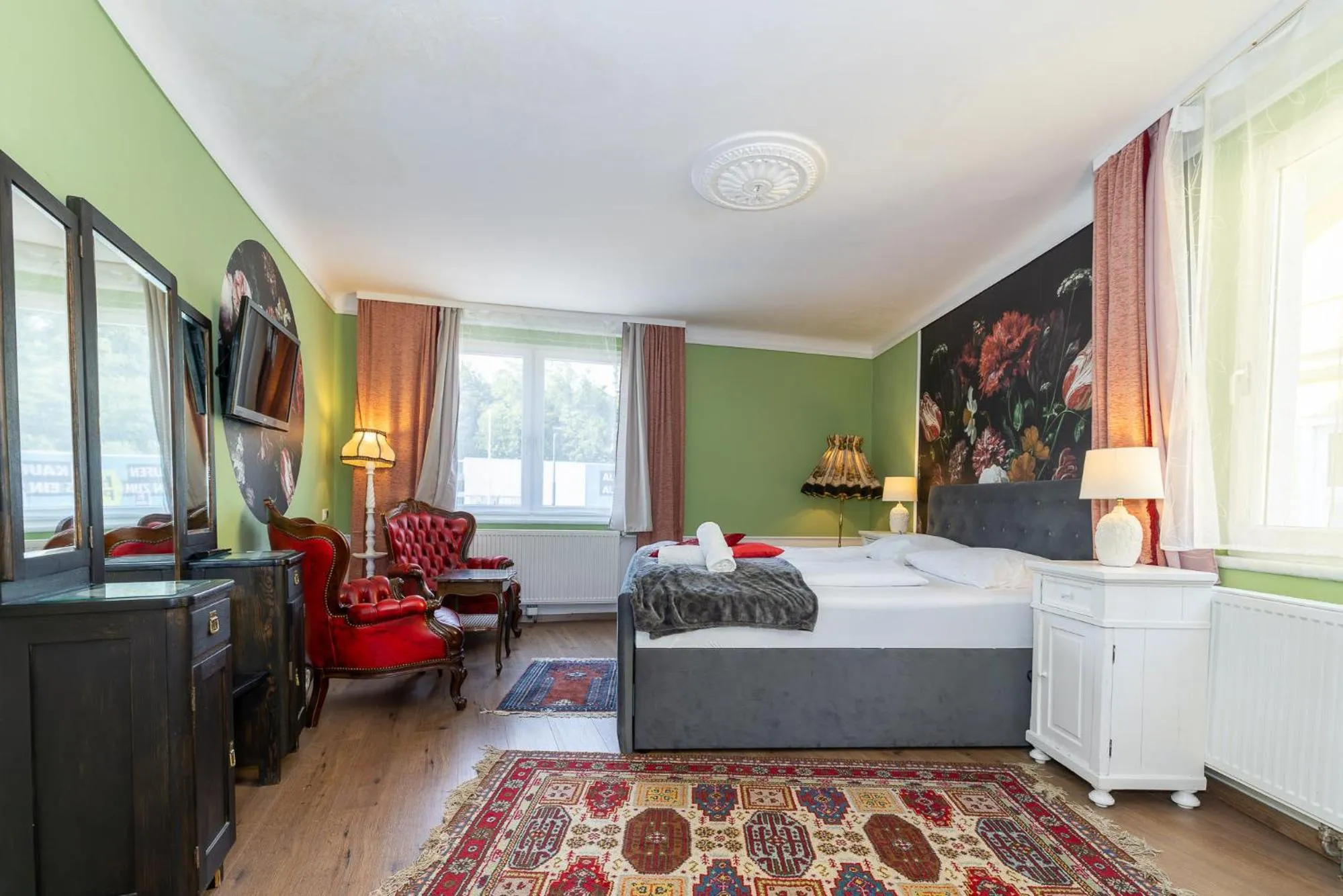 Photo of the whole room, Bed in Corso, Zimmer & Cafe, Hotel Garni