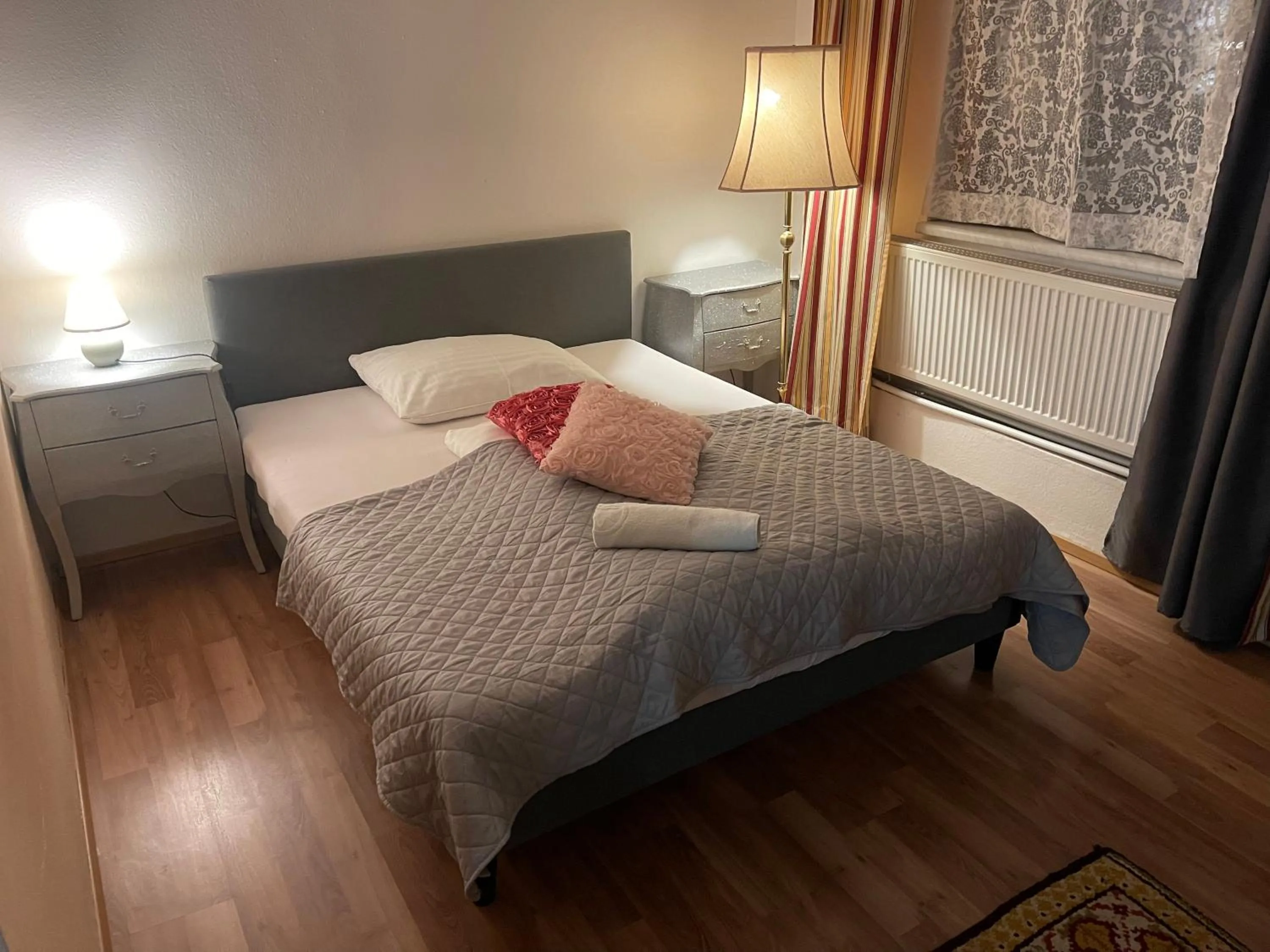 Bed in Corso, Zimmer & Cafe, Hotel Garni