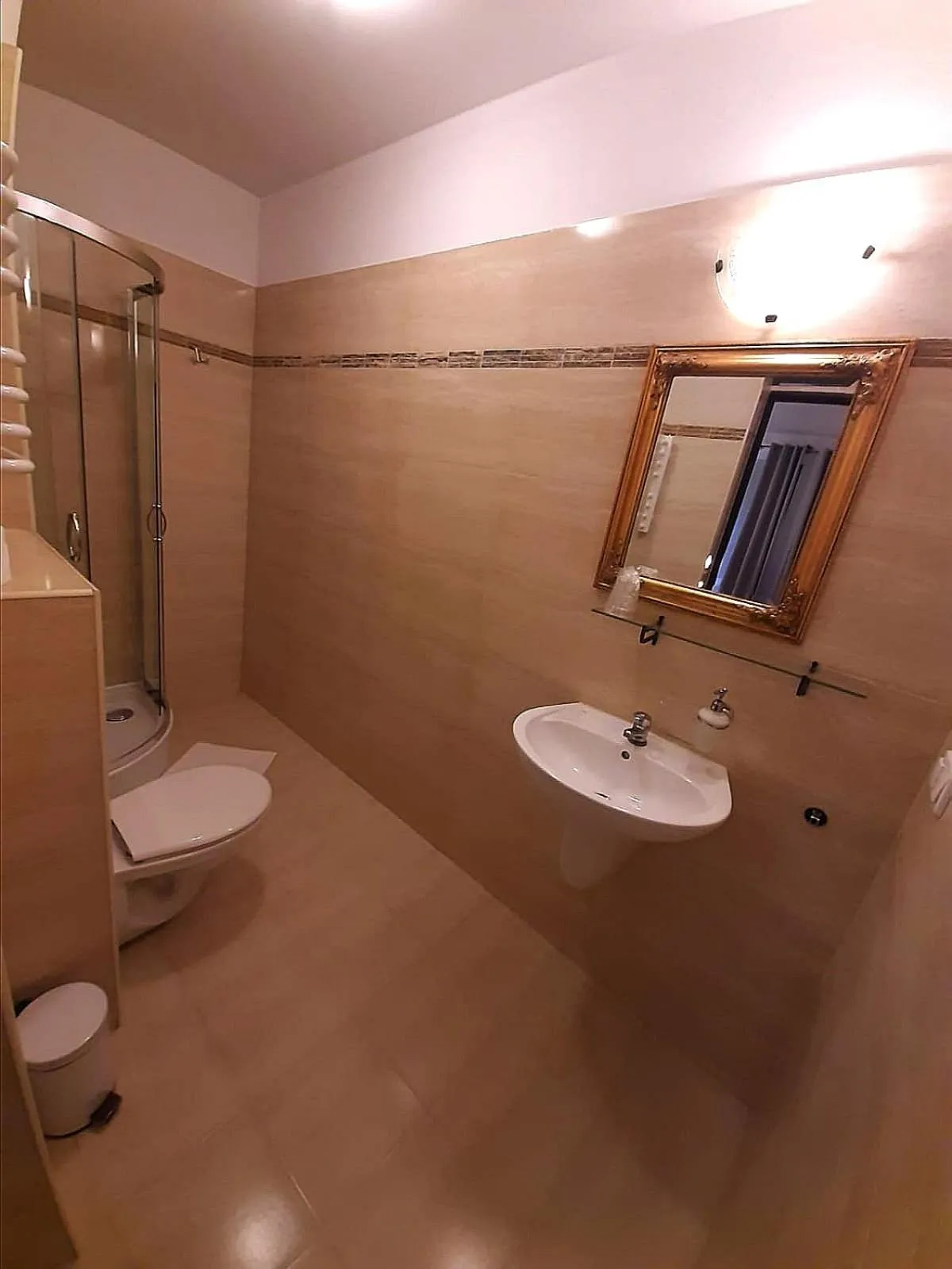 Bathroom in Dworek Złoty Róg Hotel i Restauracja