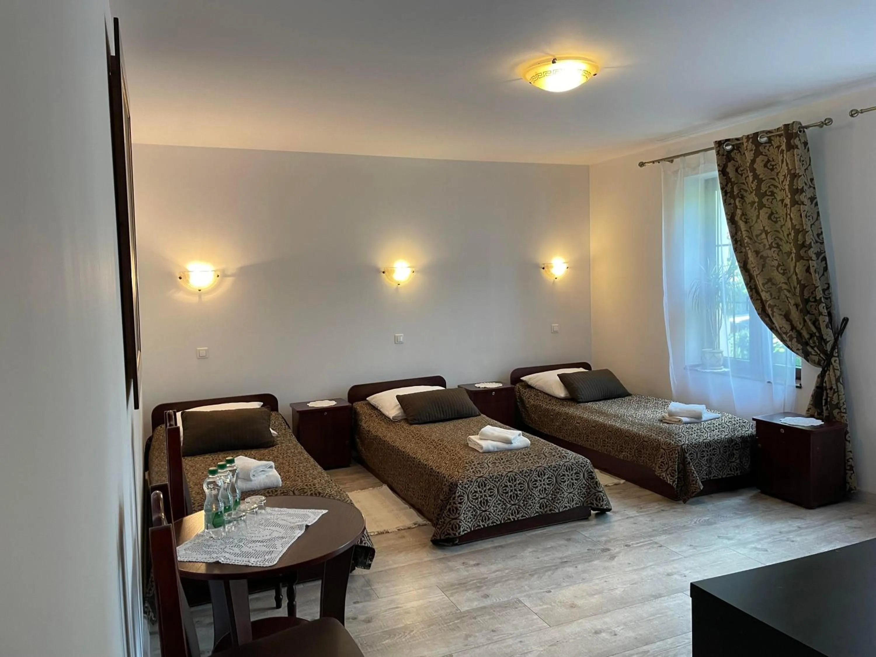 Bed in Dworek Złoty Róg Hotel i Restauracja