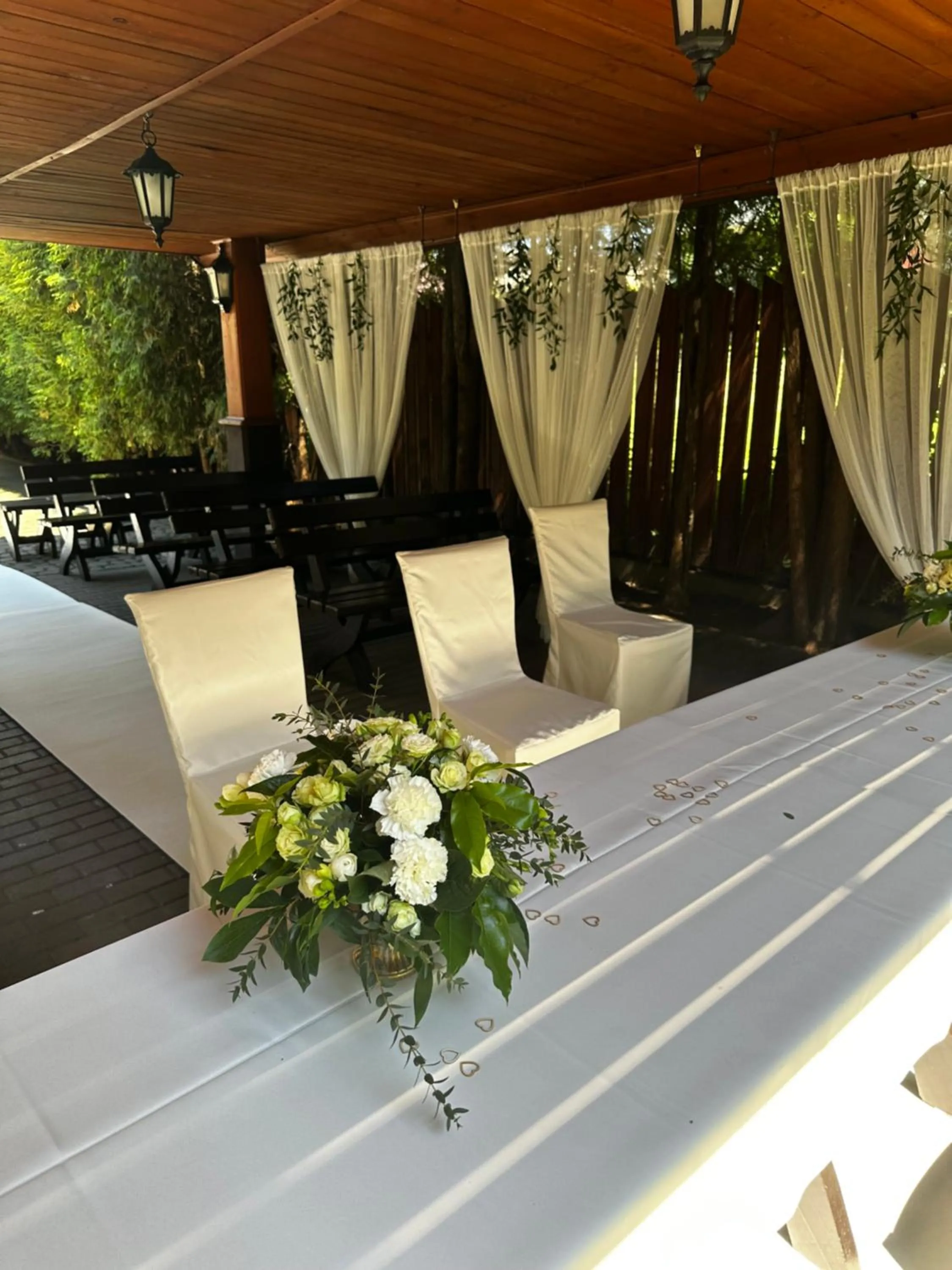 Garden in Dworek Złoty Róg Hotel i Restauracja