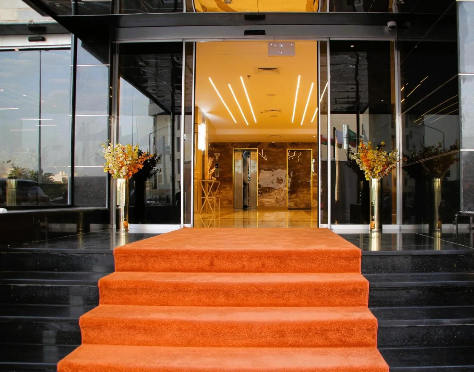 Facade/entrance in Plaza Athenee Hotel