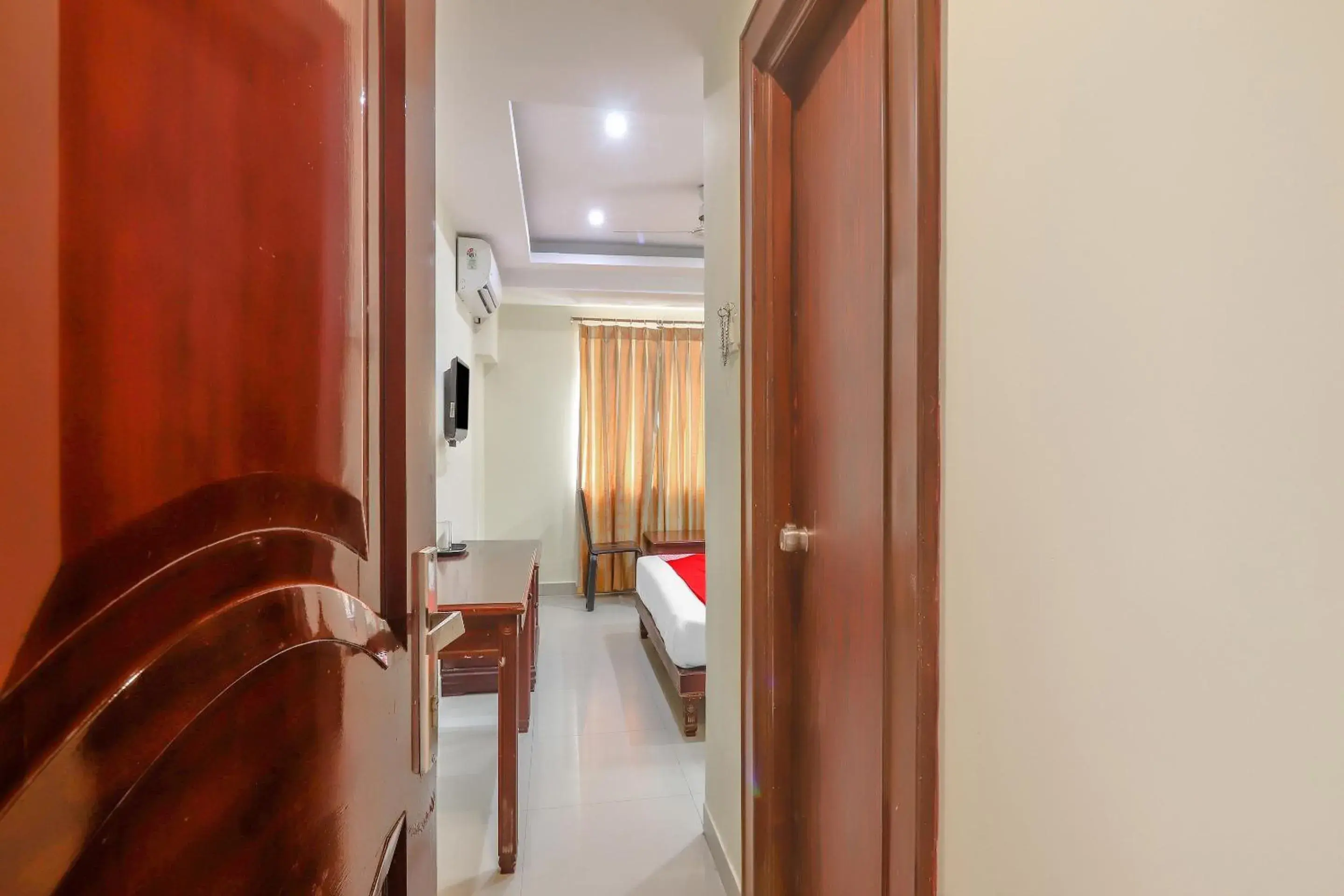 Standard Double Room - single occupancy in Hotel O Grandeur By orbit Hotels Near Chennai shopping mall Standard Double Room - single occupancy in Hotel O Grandeur By orbit Hotels Near Chennai shopping mall