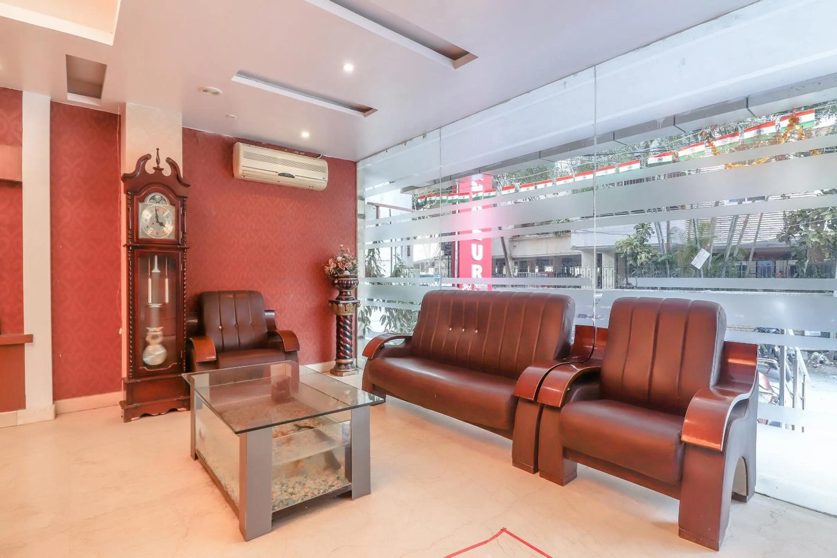 Lobby or reception in Hotel O Grandeur By orbit Hotels Near Chennai shopping mall