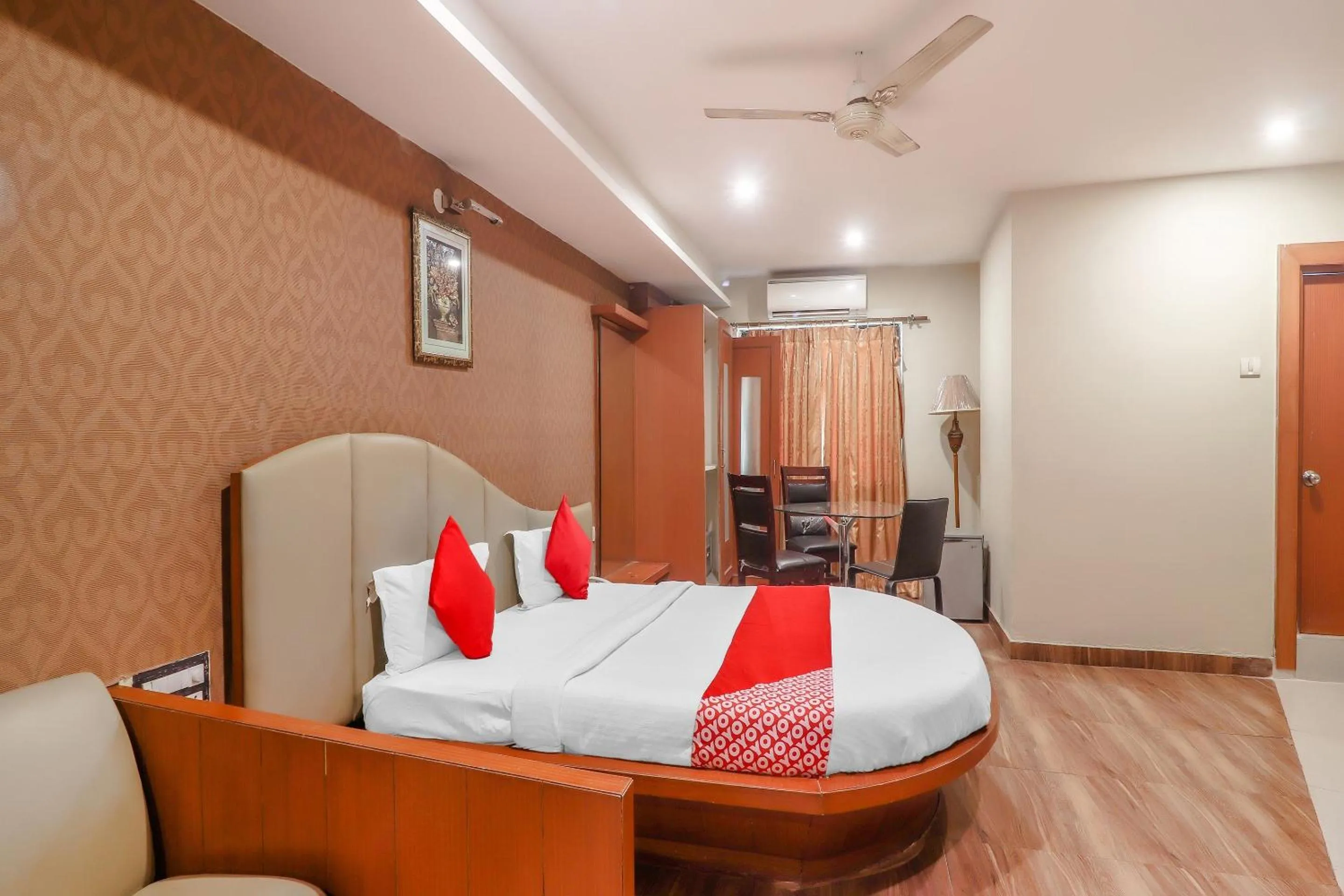 Bedroom, Bed in Hotel O Grandeur By orbit Hotels Near Chennai shopping mall