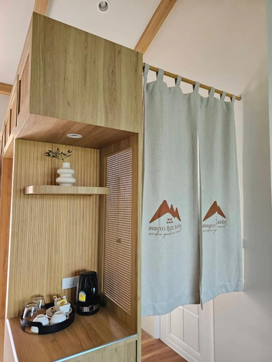 Kitchen or kitchenette, Bed in Soidao Good View Resort