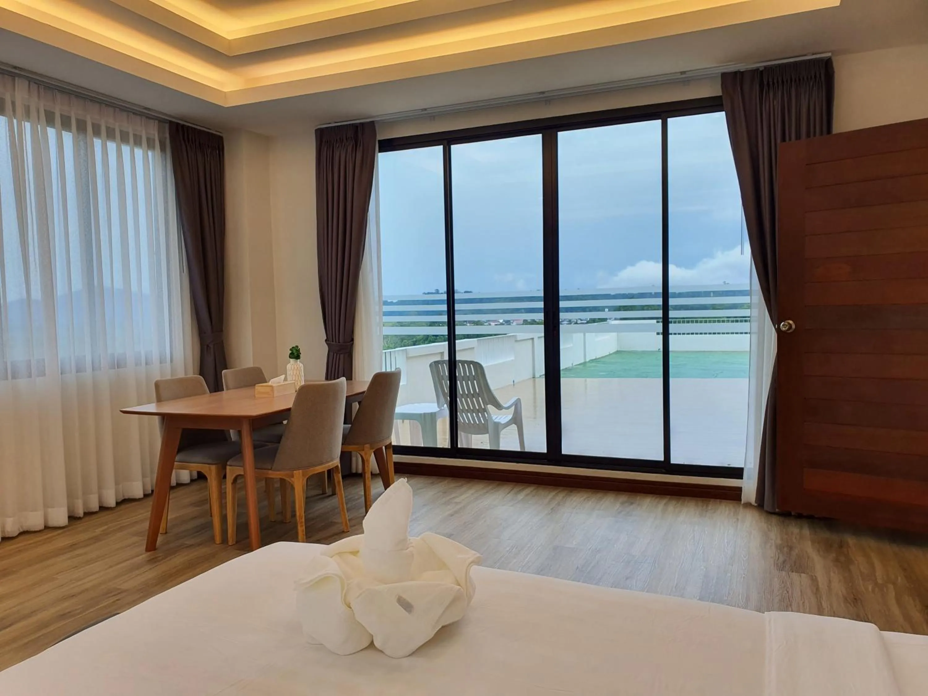 Balcony/Terrace, Bed in Soidao Good View Resort