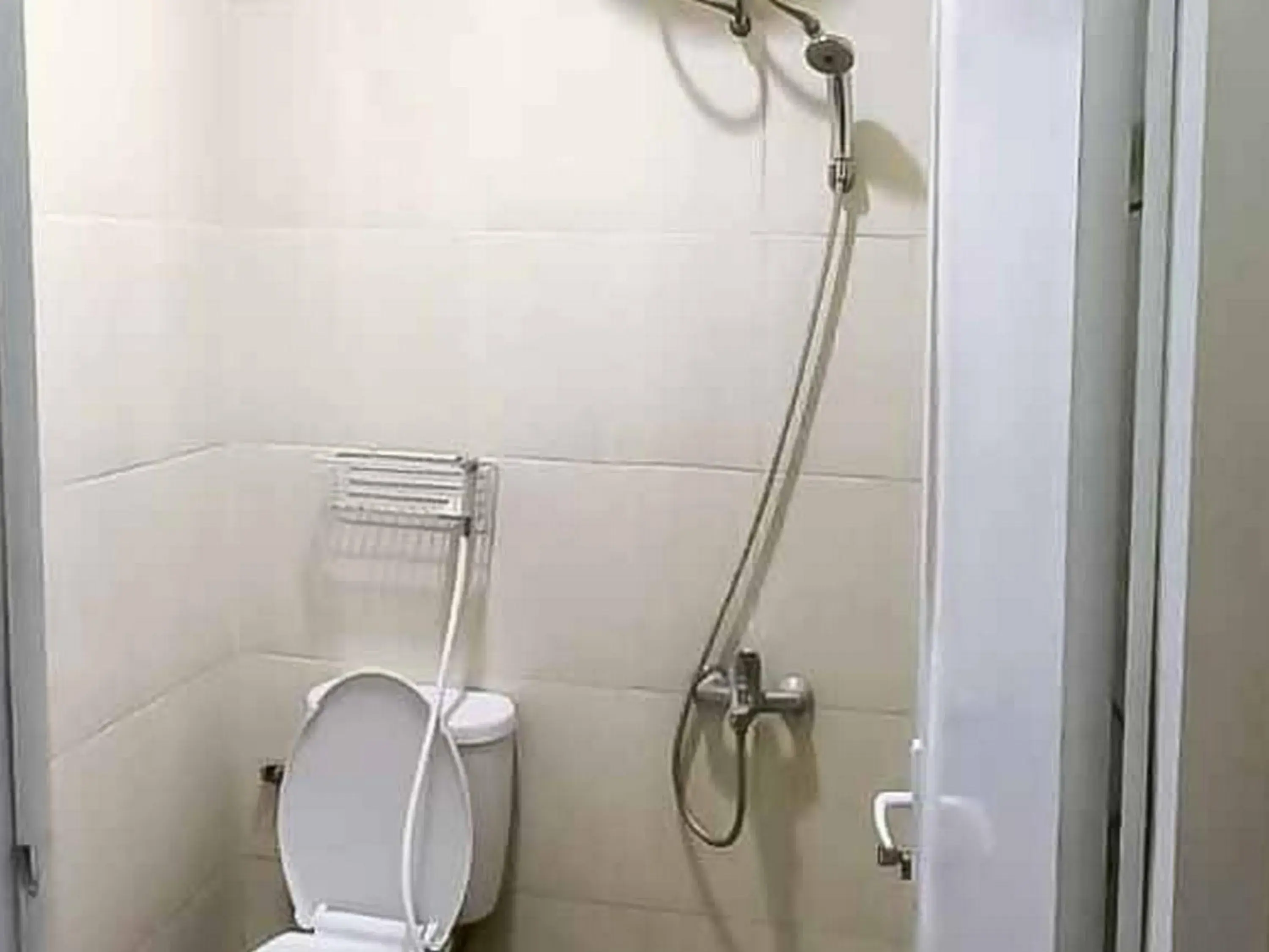 Aimer Guest House Syariah Mitra RedDoorz Aimer Guest House Syariah Mitra RedDoorz