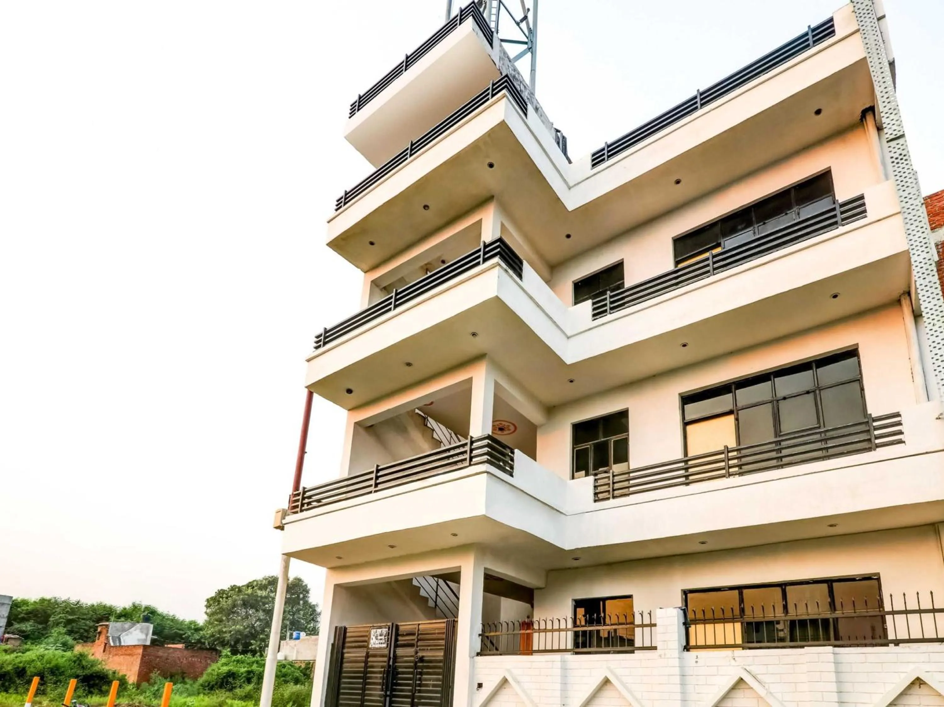 Facade/entrance in SPOT ON Ganpati Palace