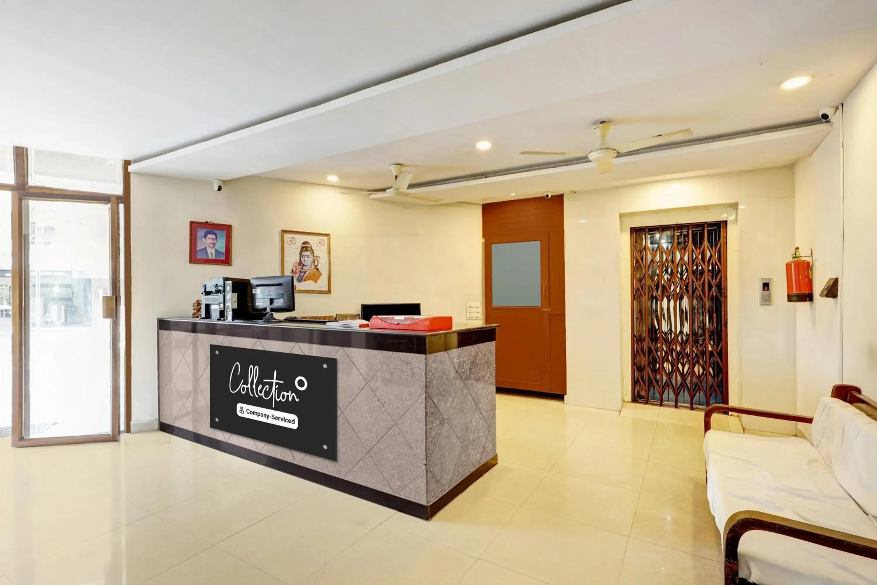 Lobby or reception in Super Collection O jagadamba Junction near Beach Road Lobby or reception in Super Collection O jagadamba Junction near Beach Road