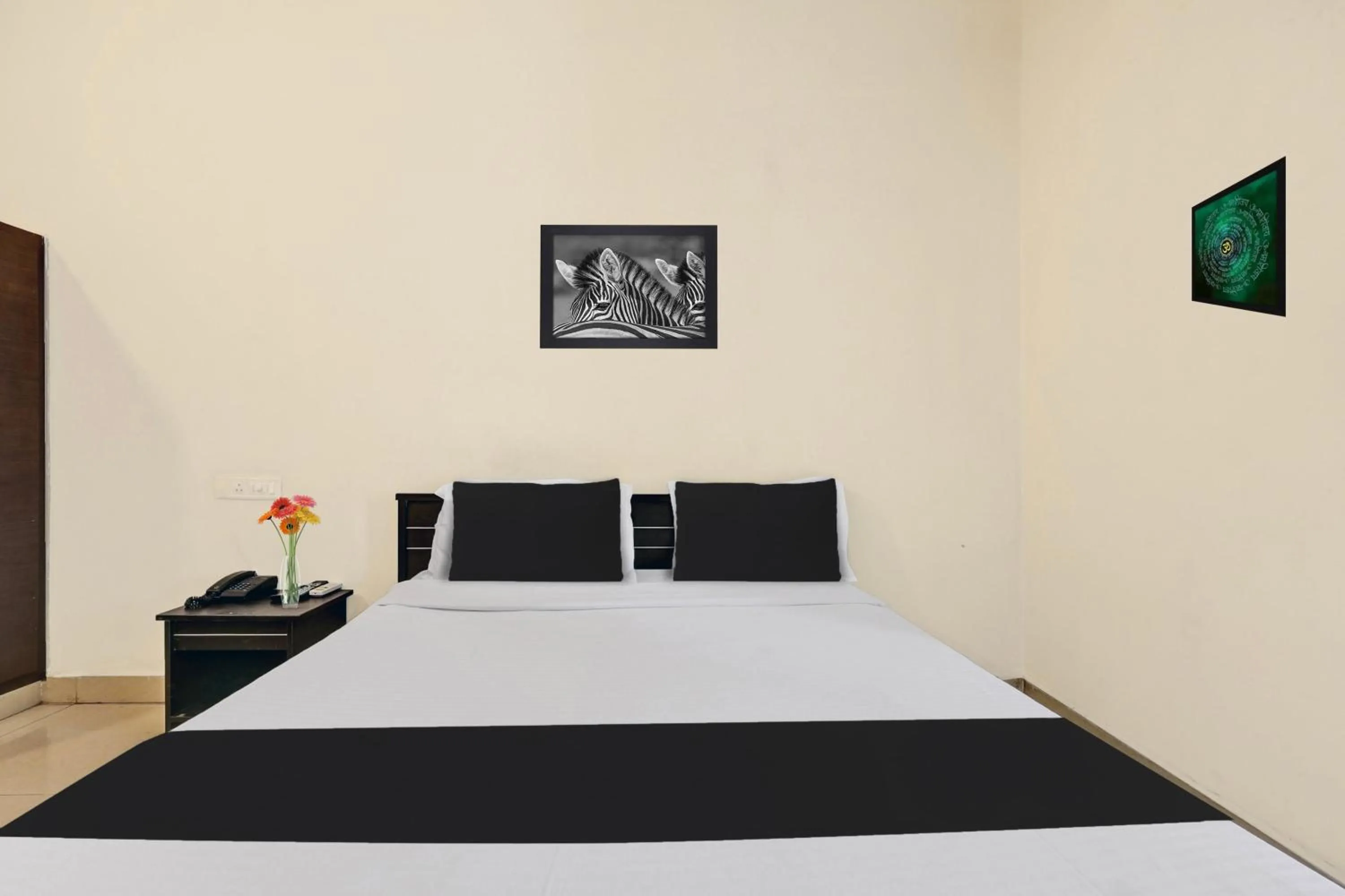 Bedroom, Bed in Super Collection O jagadamba Junction near Beach Road