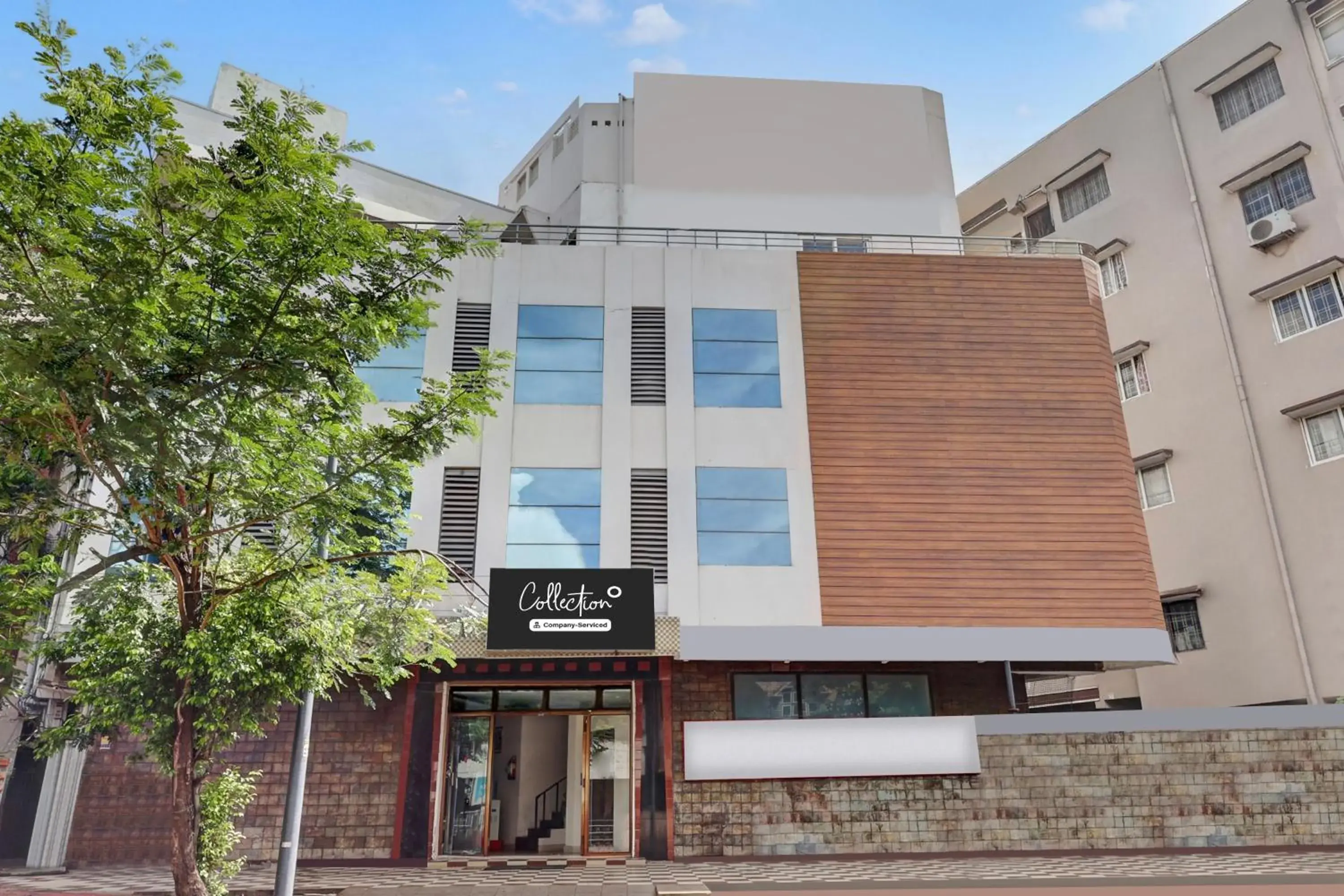 Property building in Super Collection O jagadamba Junction near Beach Road Property building in Super Collection O jagadamba Junction near Beach Road