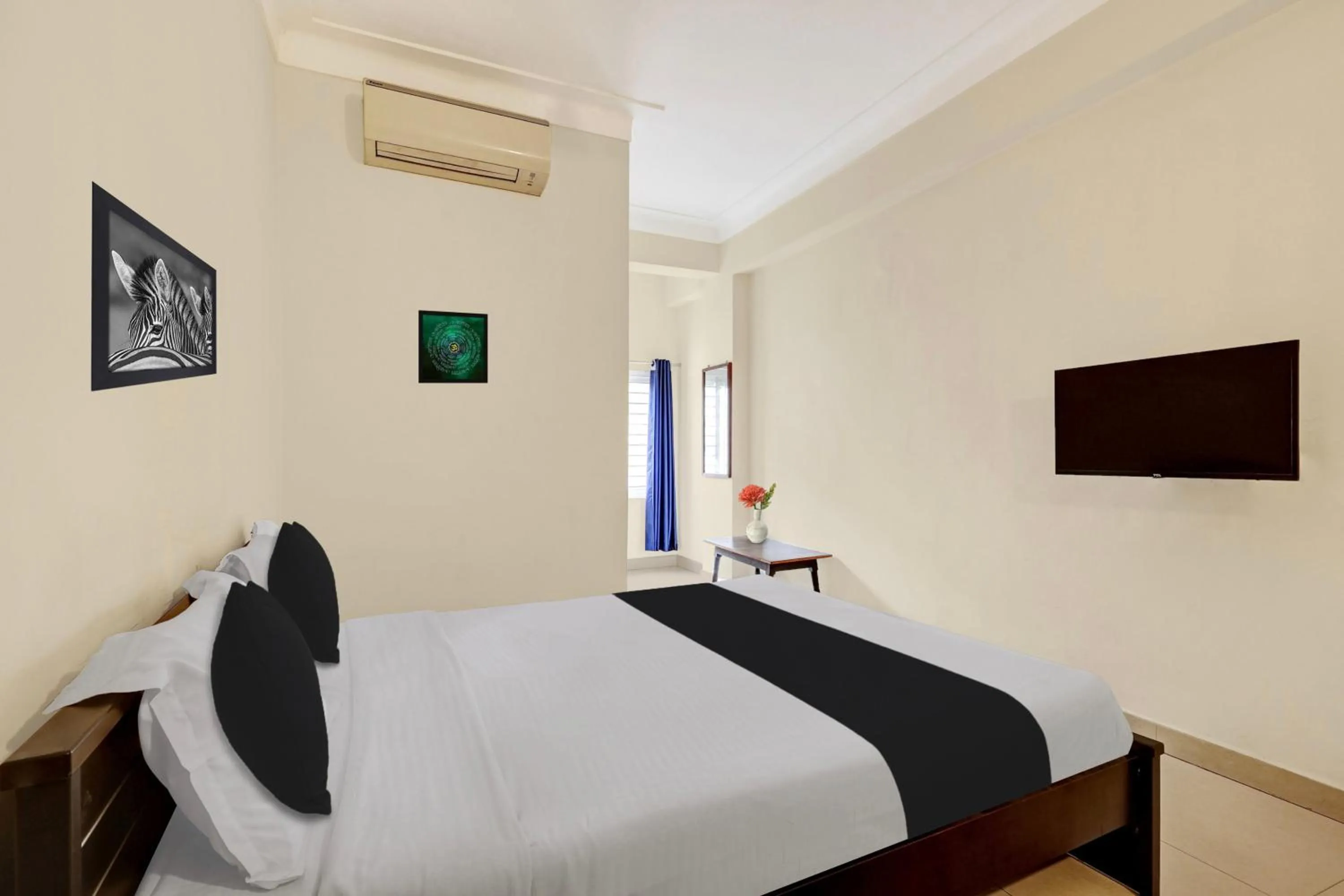 Bedroom, Bed in Super Collection O jagadamba Junction near Beach Road