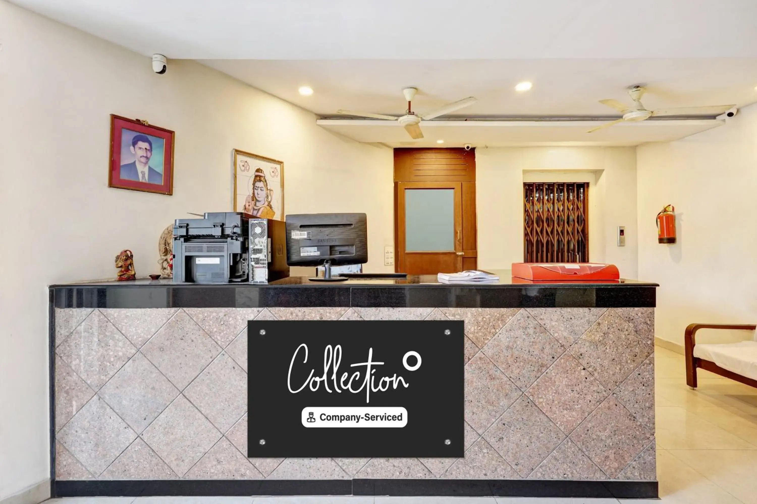 Lobby or reception in Super Collection O jagadamba Junction near Beach Road Lobby or reception in Super Collection O jagadamba Junction near Beach Road