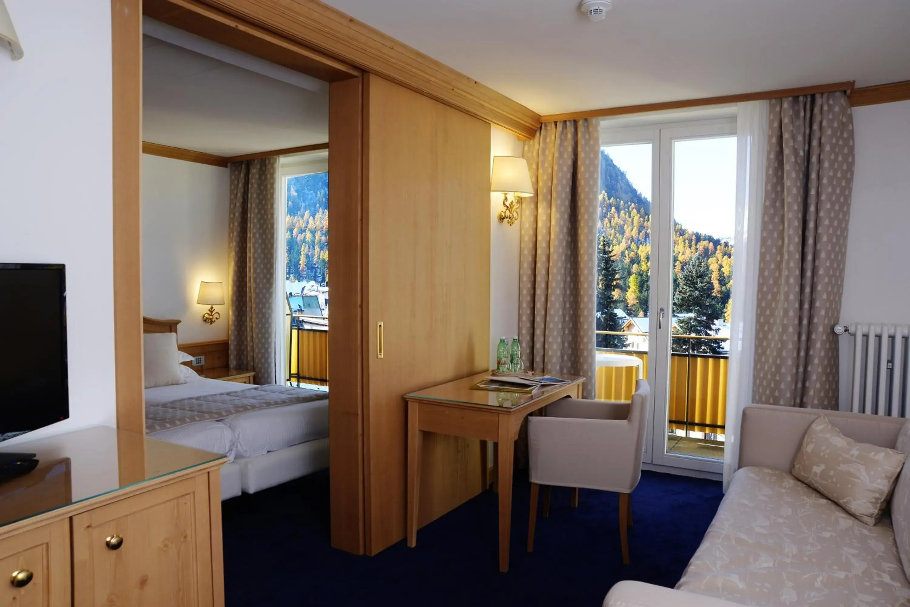 Deluxe Junior Suite - single occupancy in Hotel Schweizerhof Pontresina Deluxe Junior Suite - single occupancy in Hotel Schweizerhof Pontresina