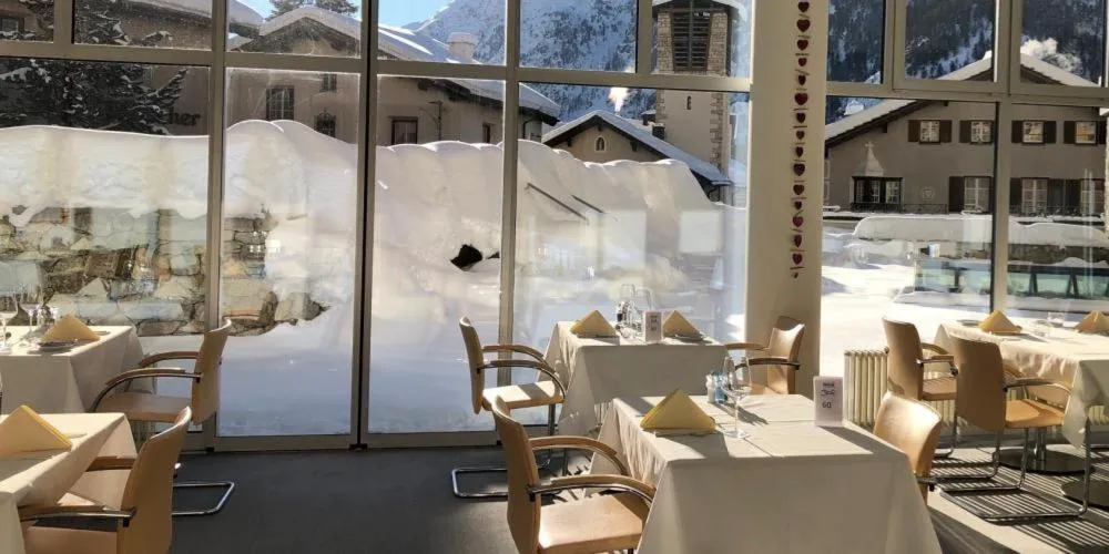 Restaurant/places to eat in Hotel Schweizerhof Pontresina