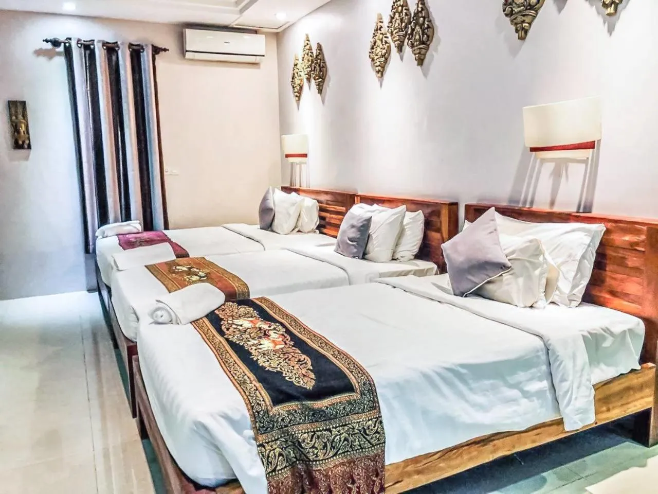 Bedroom, Bed in Saline Residence