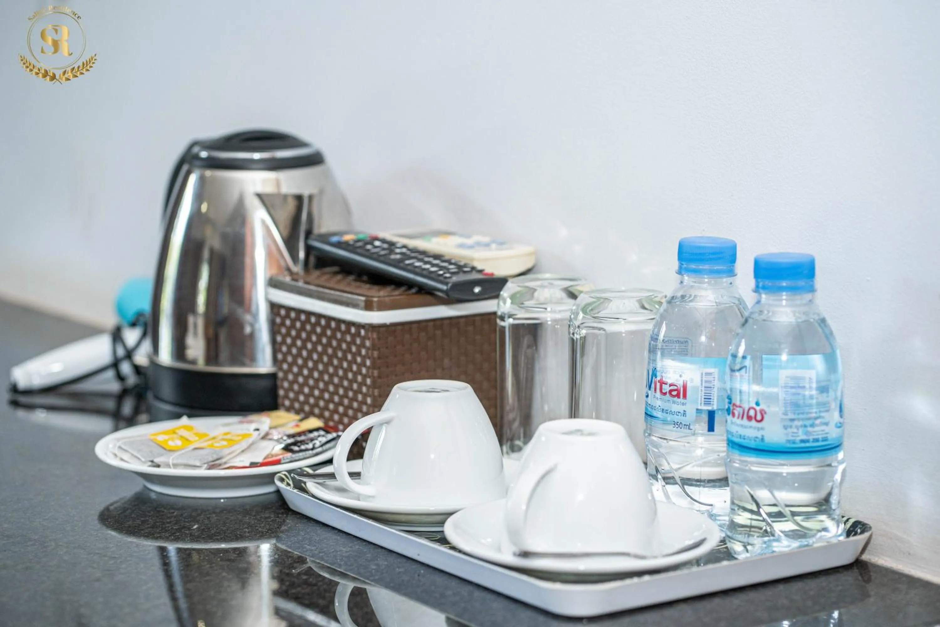 Coffee/tea facilities in Saline Residence