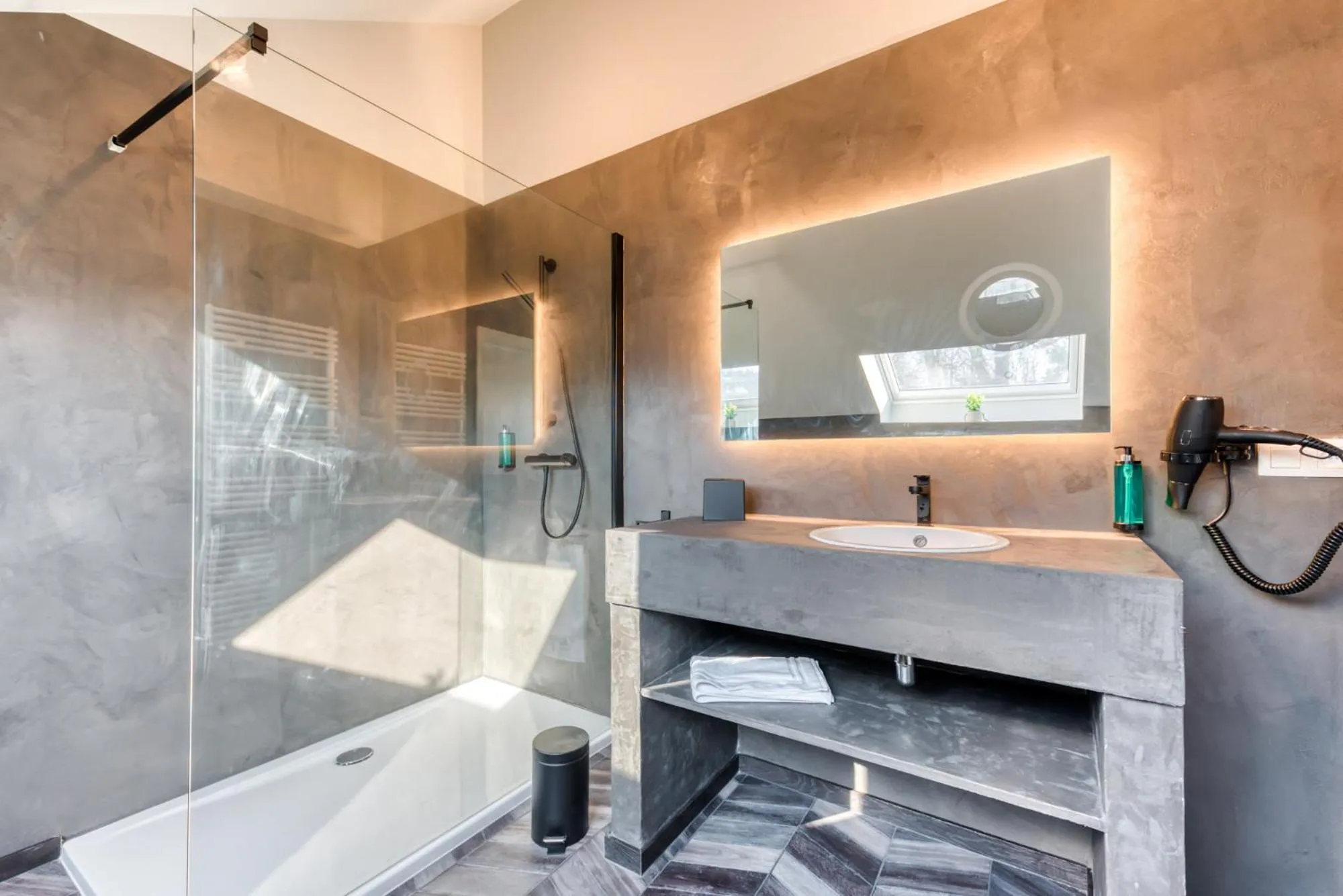 Bathroom in Les Chambres du Vieux Château