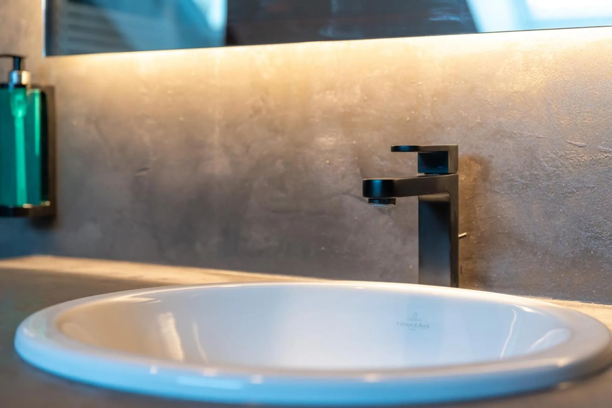 Bathroom in Les Chambres du Vieux Château