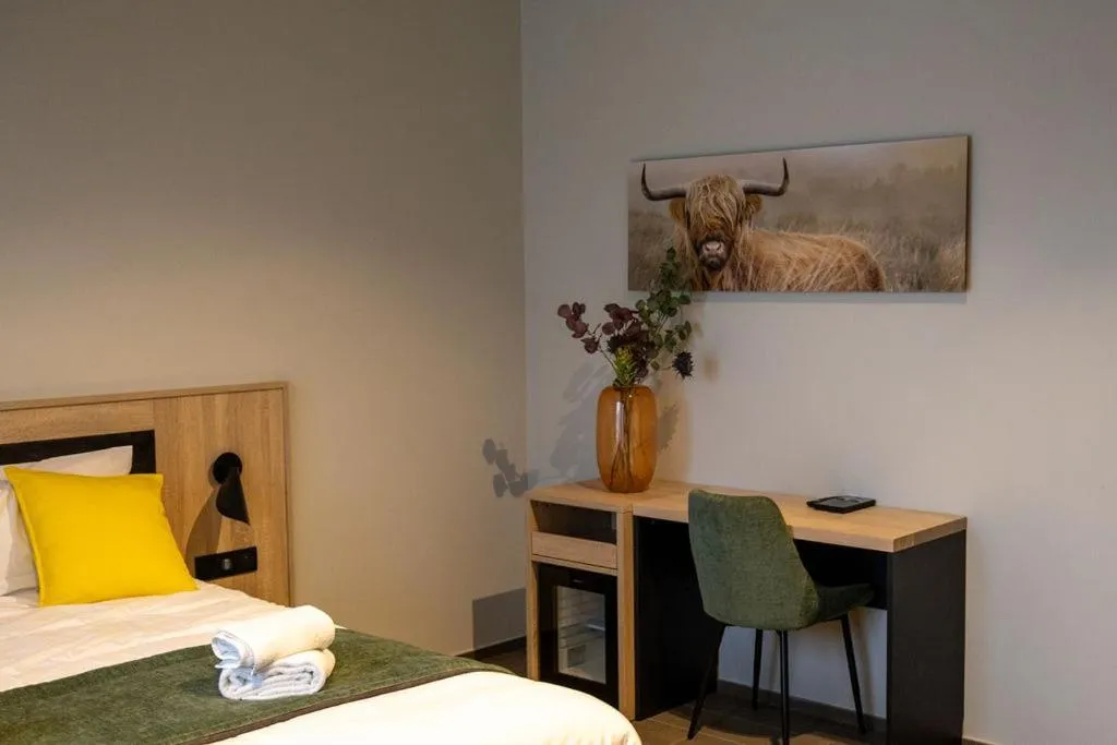 Bedroom, Bed in Les Chambres du Vieux Château