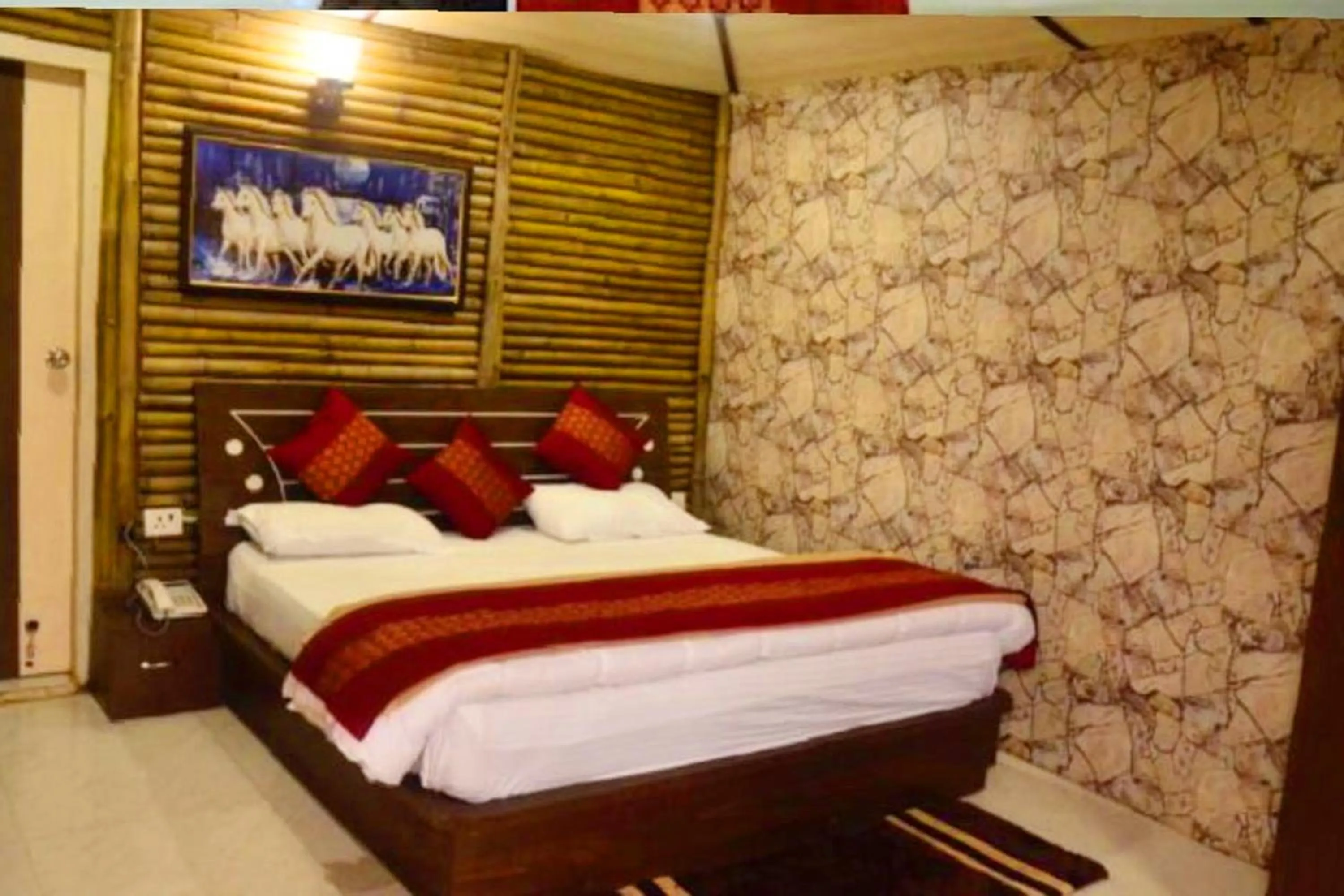 Bed in Glamwood Resort Dhanaulti, Ranked 1 in Dhanaulti
