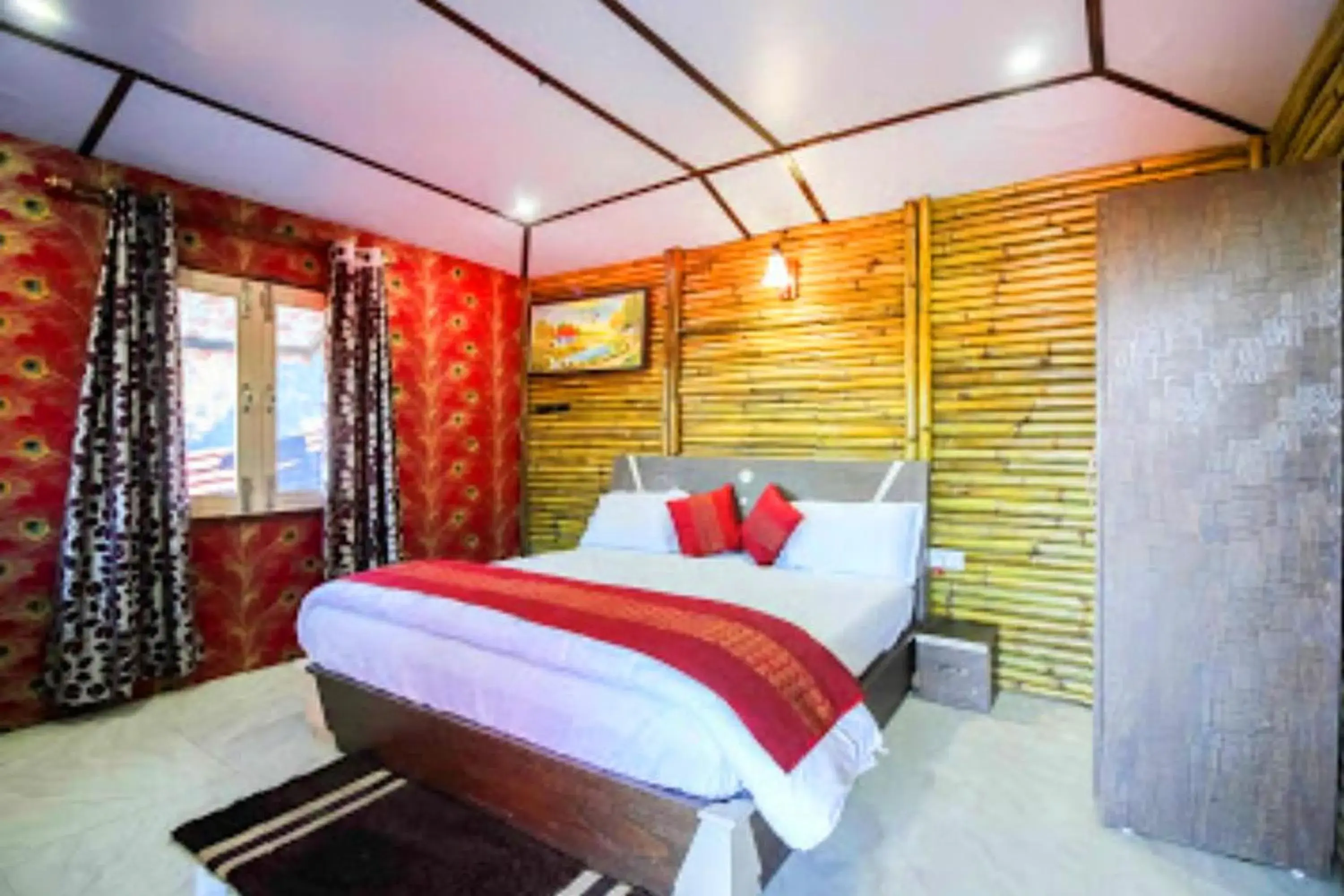 Superior King Room in Glamwood Resort Dhanaulti, Ranked 1 in Dhanaulti Superior King Room in Glamwood Resort Dhanaulti, Ranked 1 in Dhanaulti