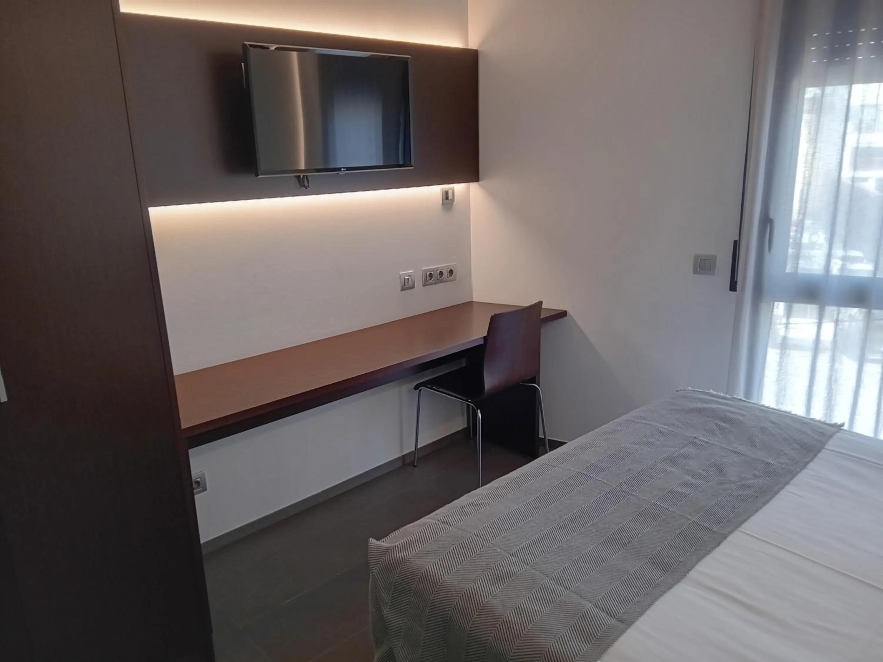 Bedroom, Bed in Hotel Olot Centre