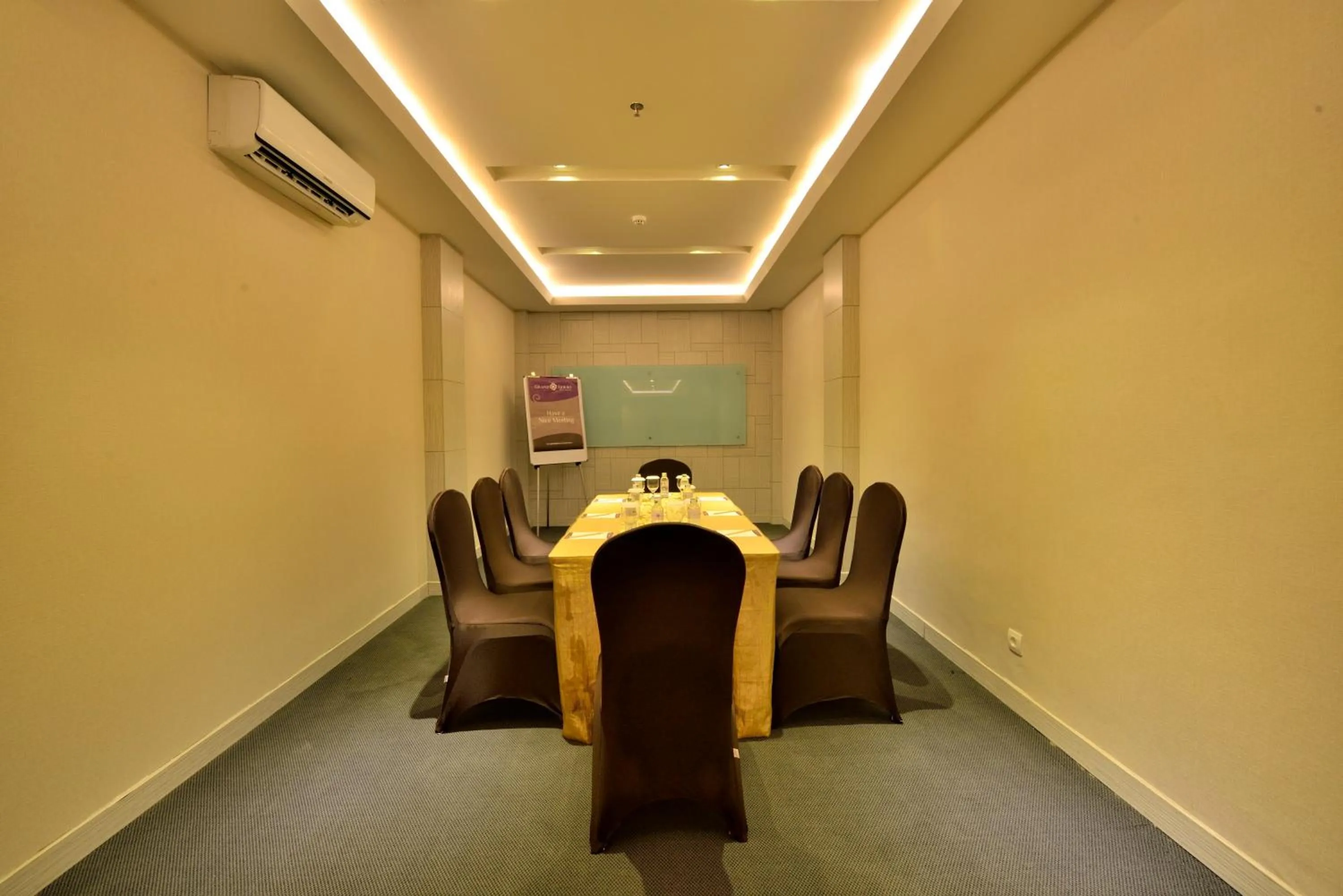 Meeting/conference room in Tjokro Hotel Pekanbaru