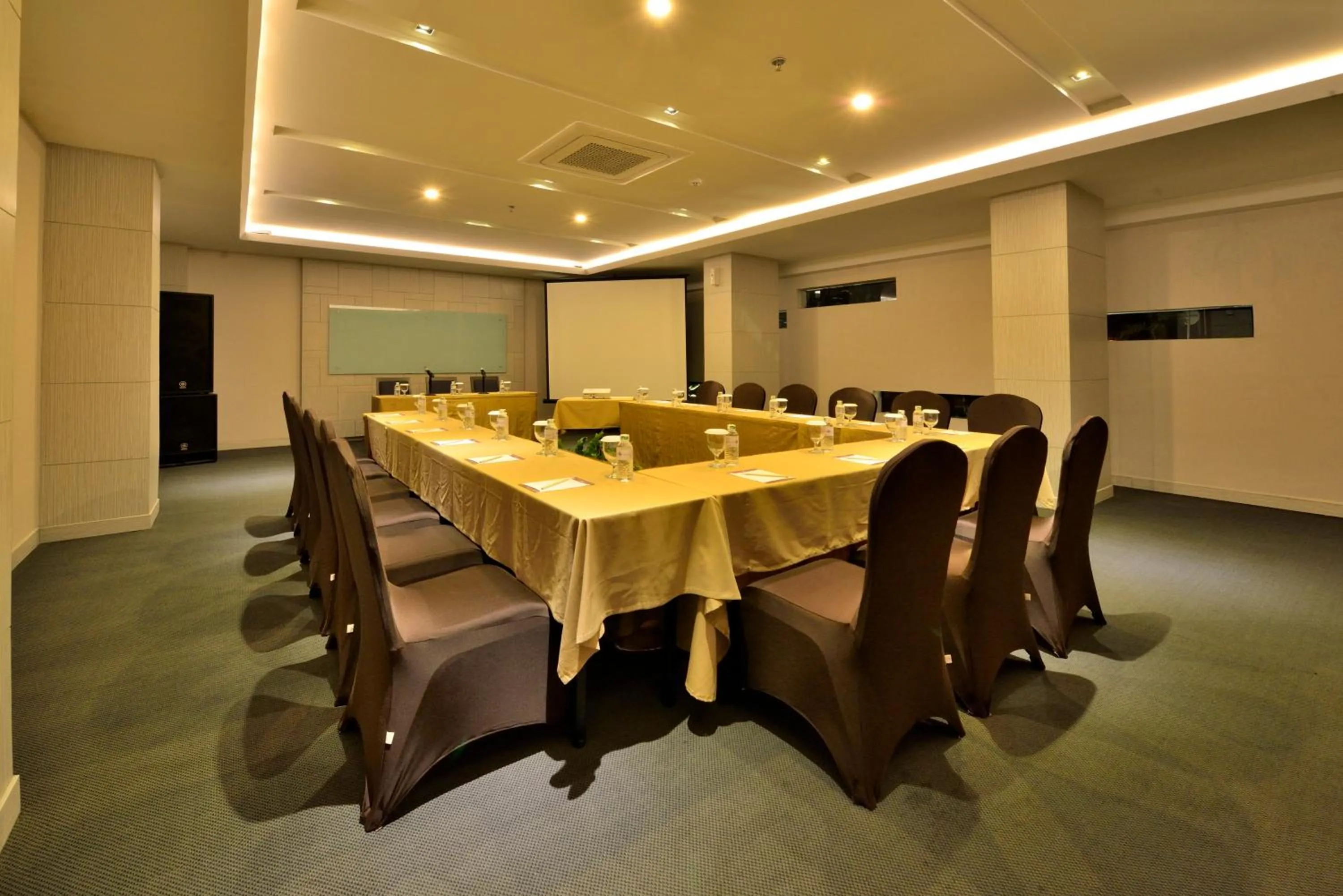 Meeting/conference room in Tjokro Hotel Pekanbaru