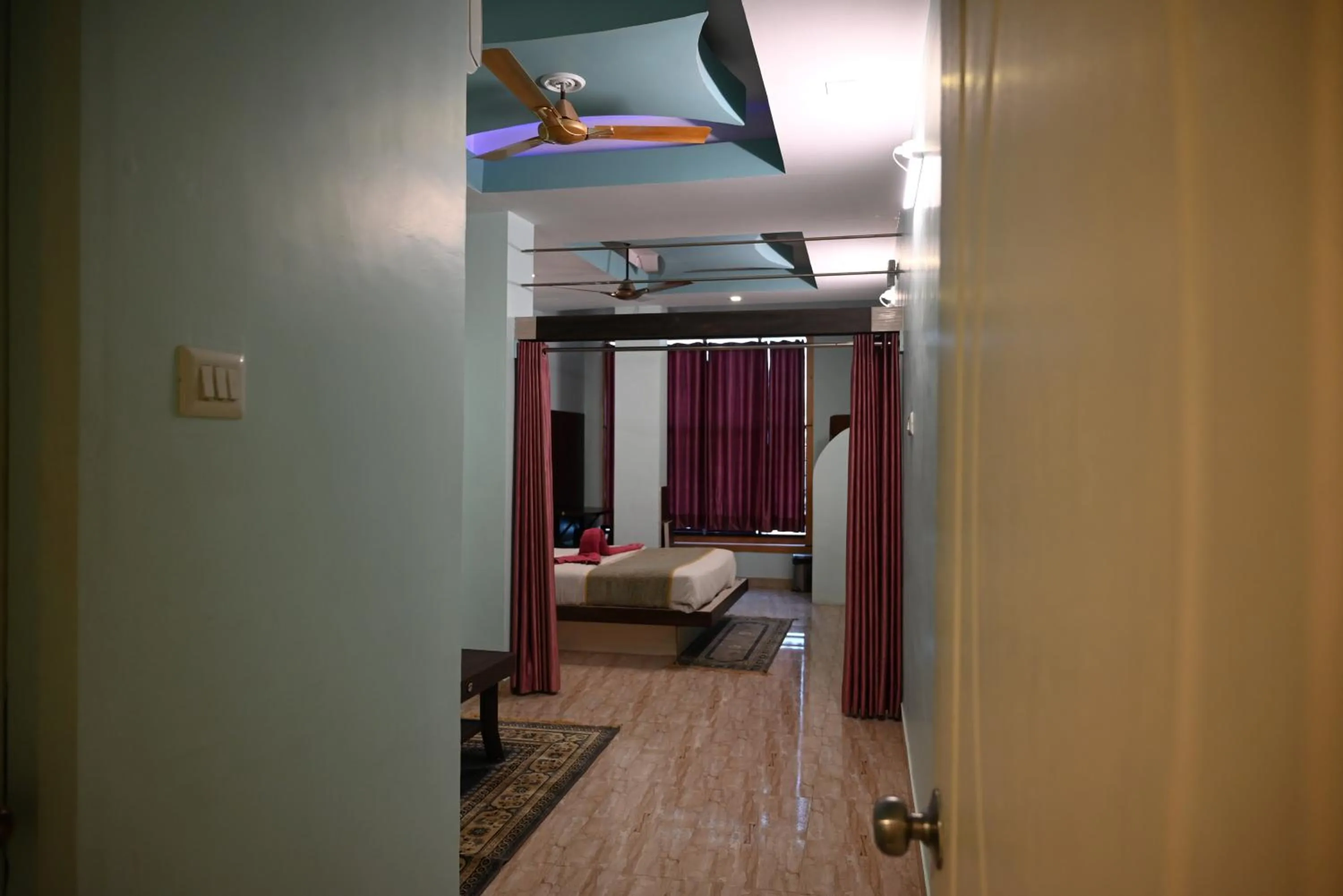 Photo of the whole room, Bed in Hotel Comfort and Terrace Lounge