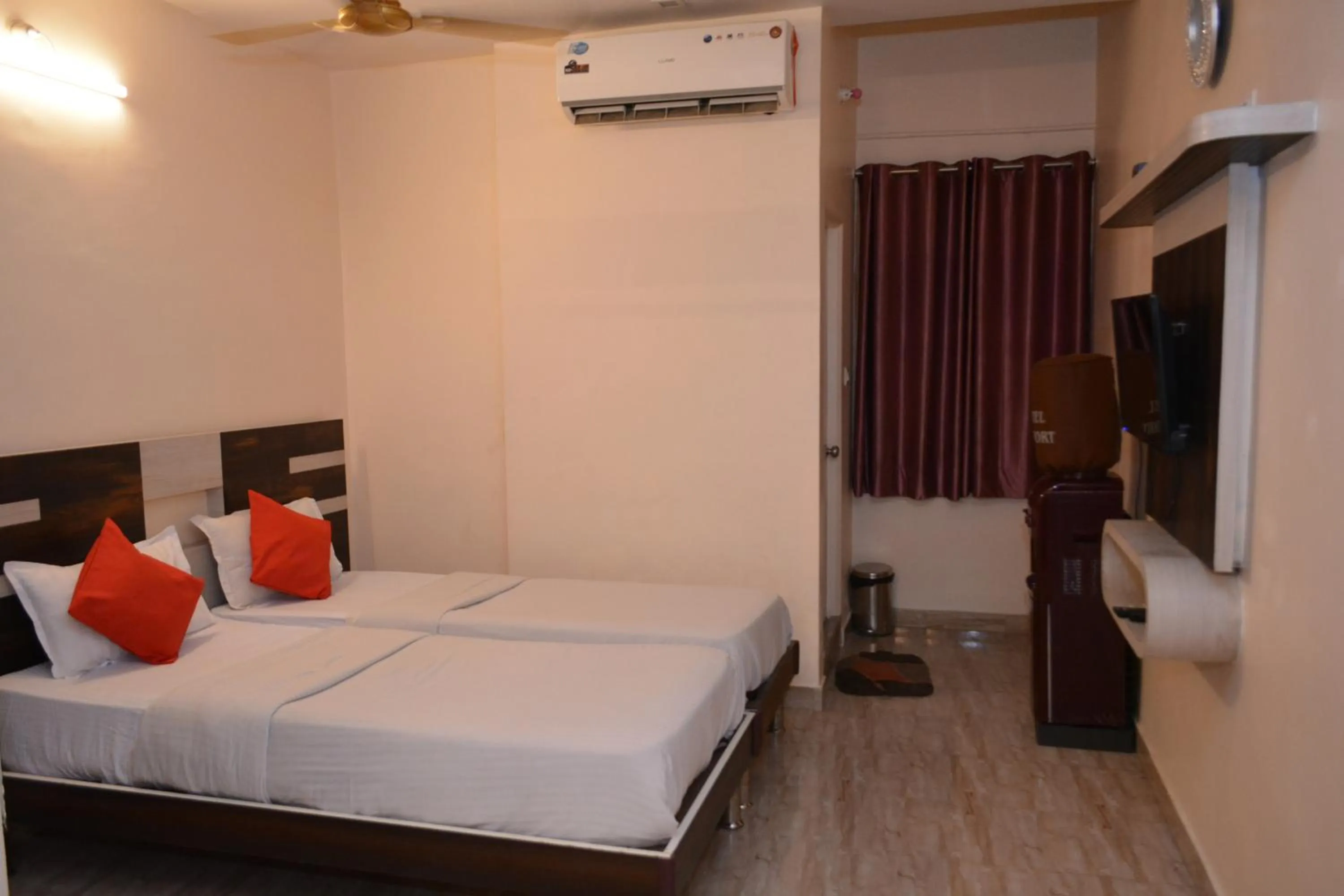 Bed in Hotel Comfort and Terrace Lounge