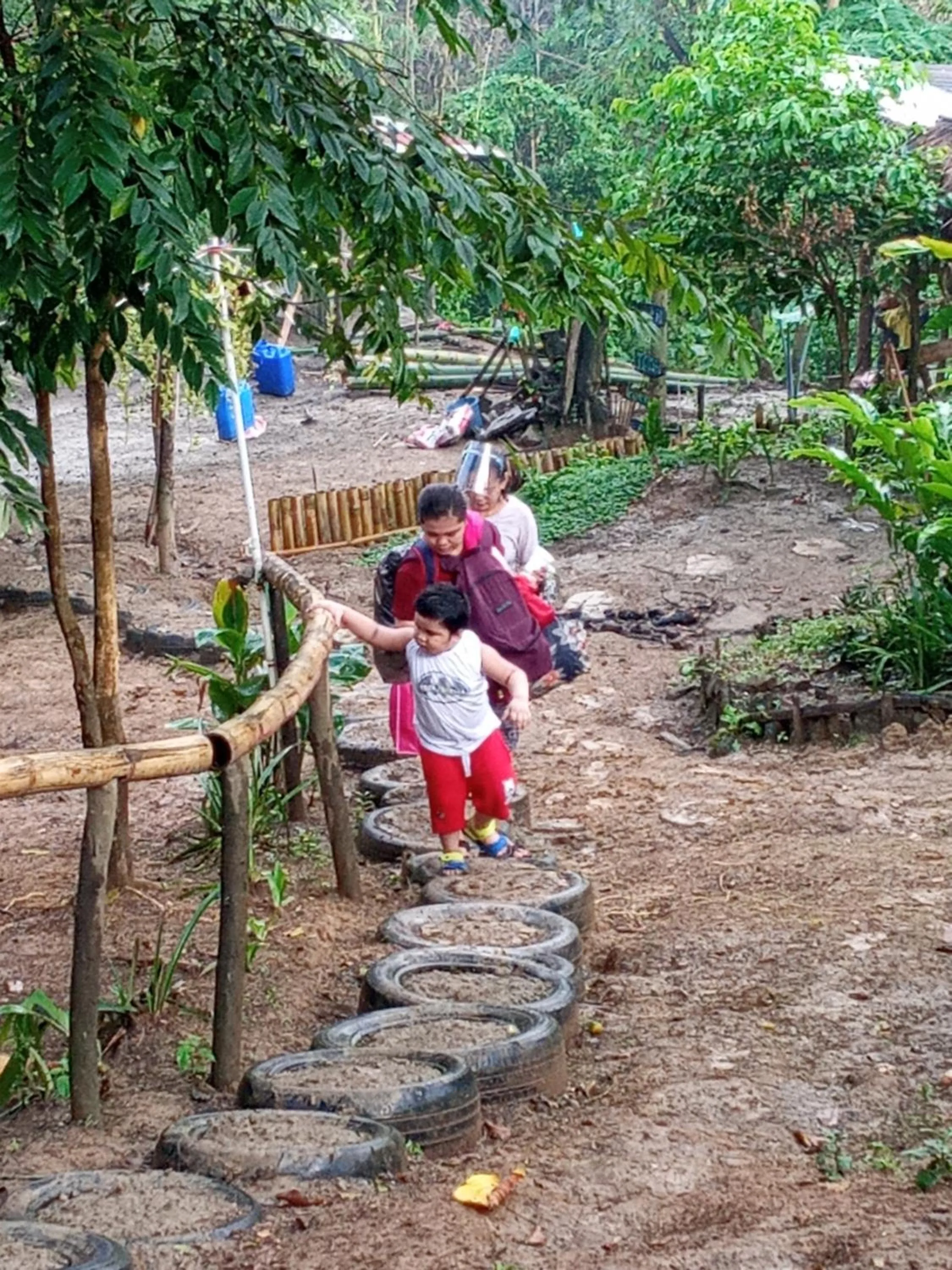 Raw Camping at Camping Paradise Singalong Mountain Garden