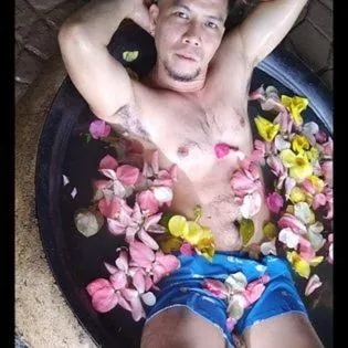 Raw Camping at Camping Paradise Singalong Mountain Garden