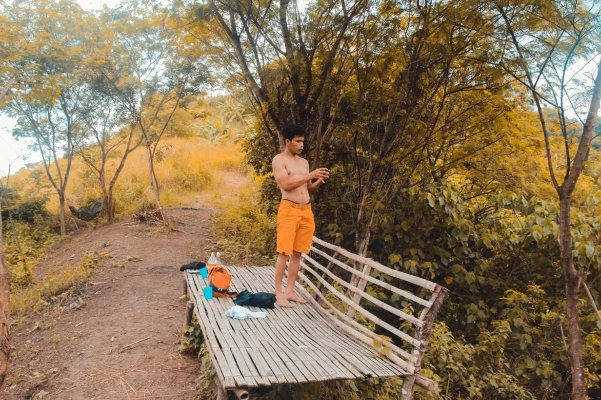 Raw Camping at Camping Paradise Singalong Mountain Garden