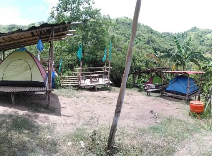 Raw Camping at Camping Paradise Singalong Mountain Garden