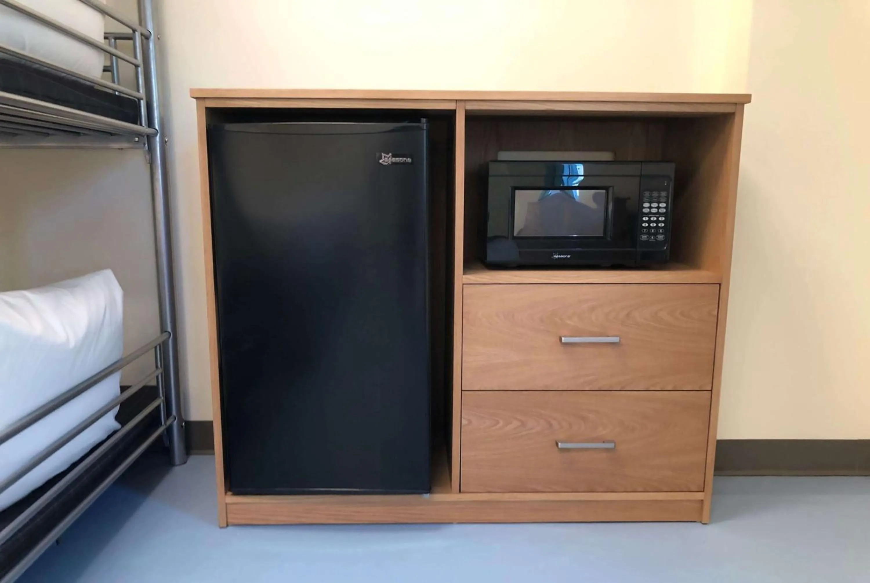 Photo of the whole room, TV/Entertainment Center in Travelodge by Wyndham Panama City Beach / Beachfront