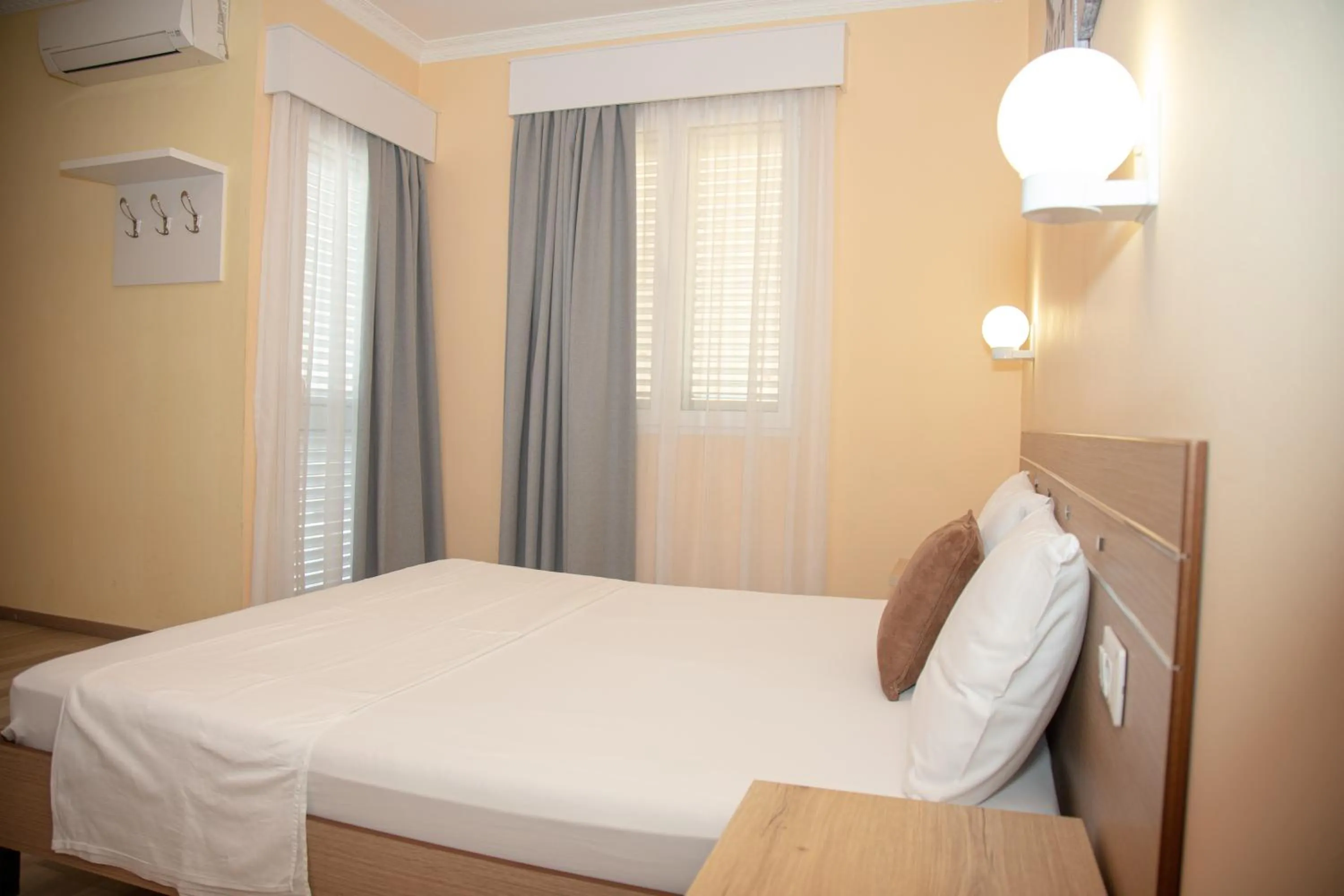 Bed in Hotel Number One