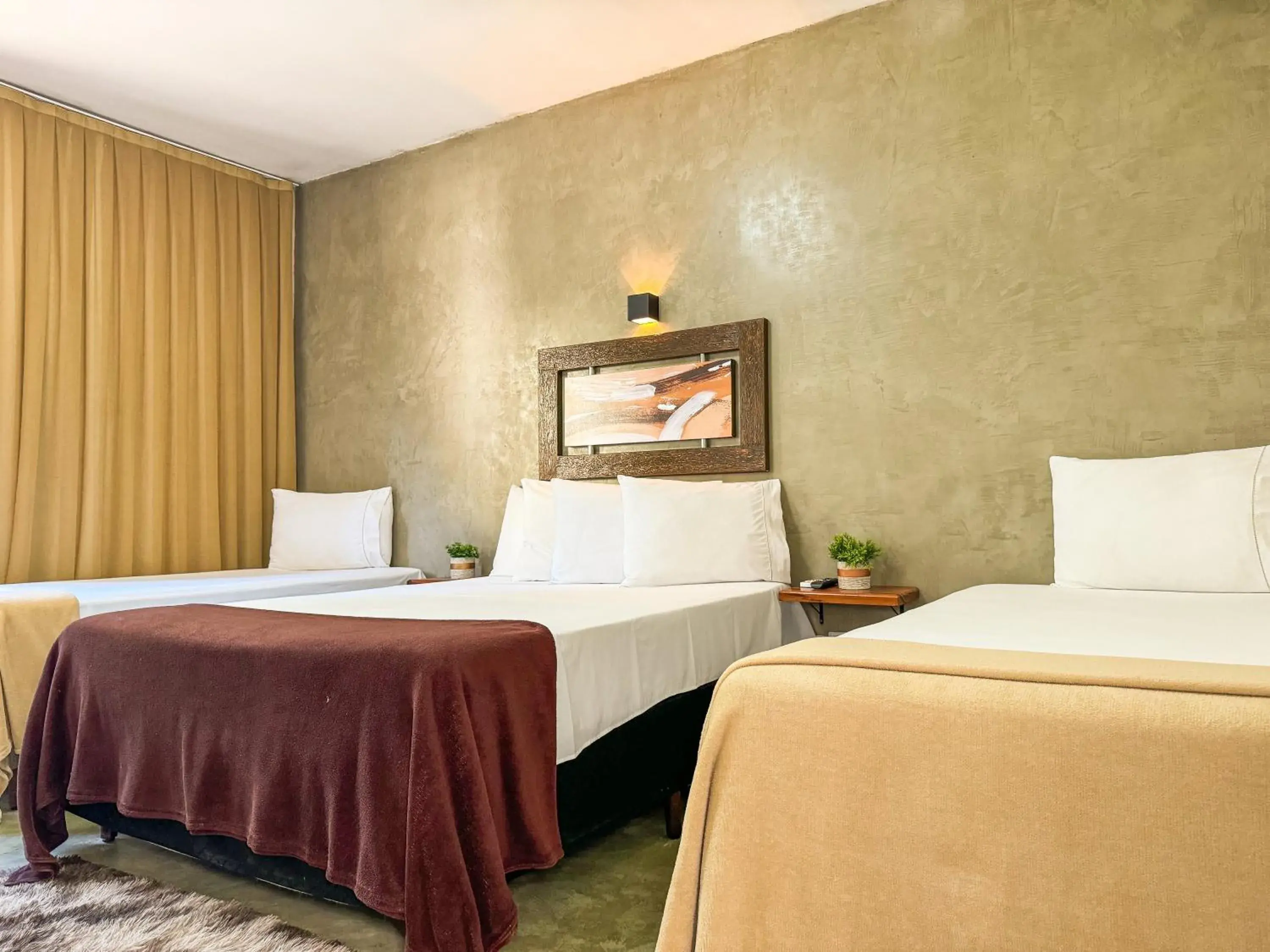 Quadruple Room in Pousada Entre Folhas Quadruple Room in Pousada Entre Folhas