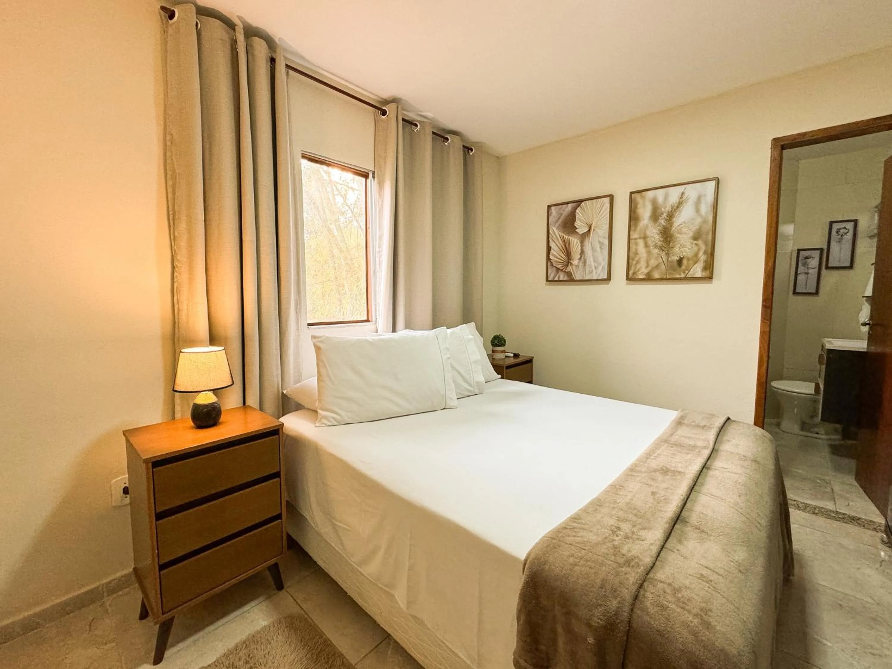 Photo of the whole room, Bed in Pousada Entre Folhas