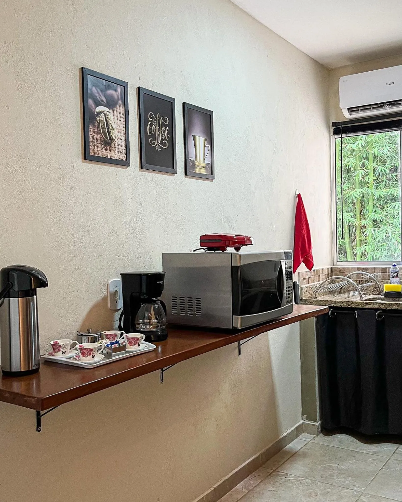 Coffee/tea facilities in Pousada Entre Folhas
