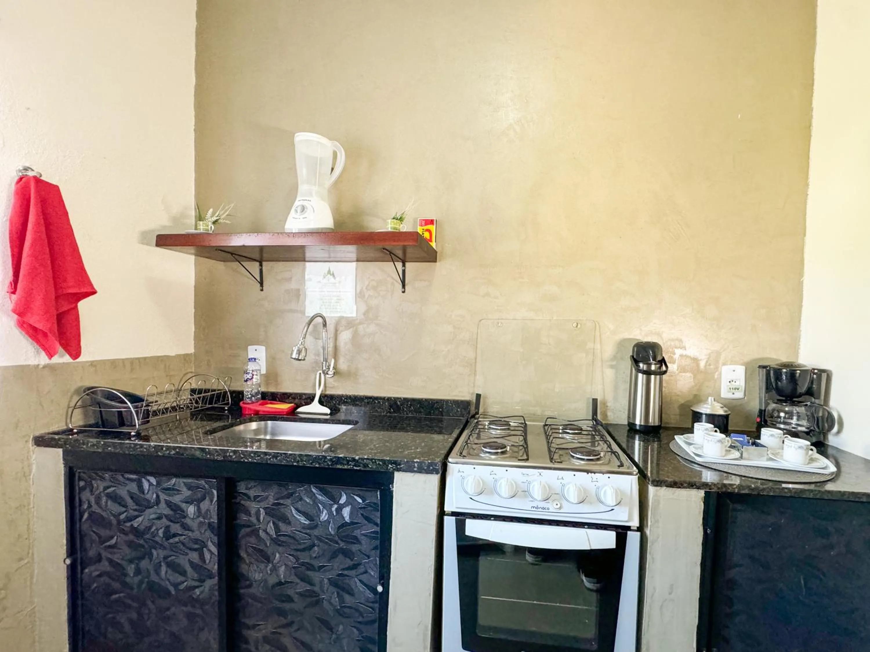 kitchen in Pousada Entre Folhas