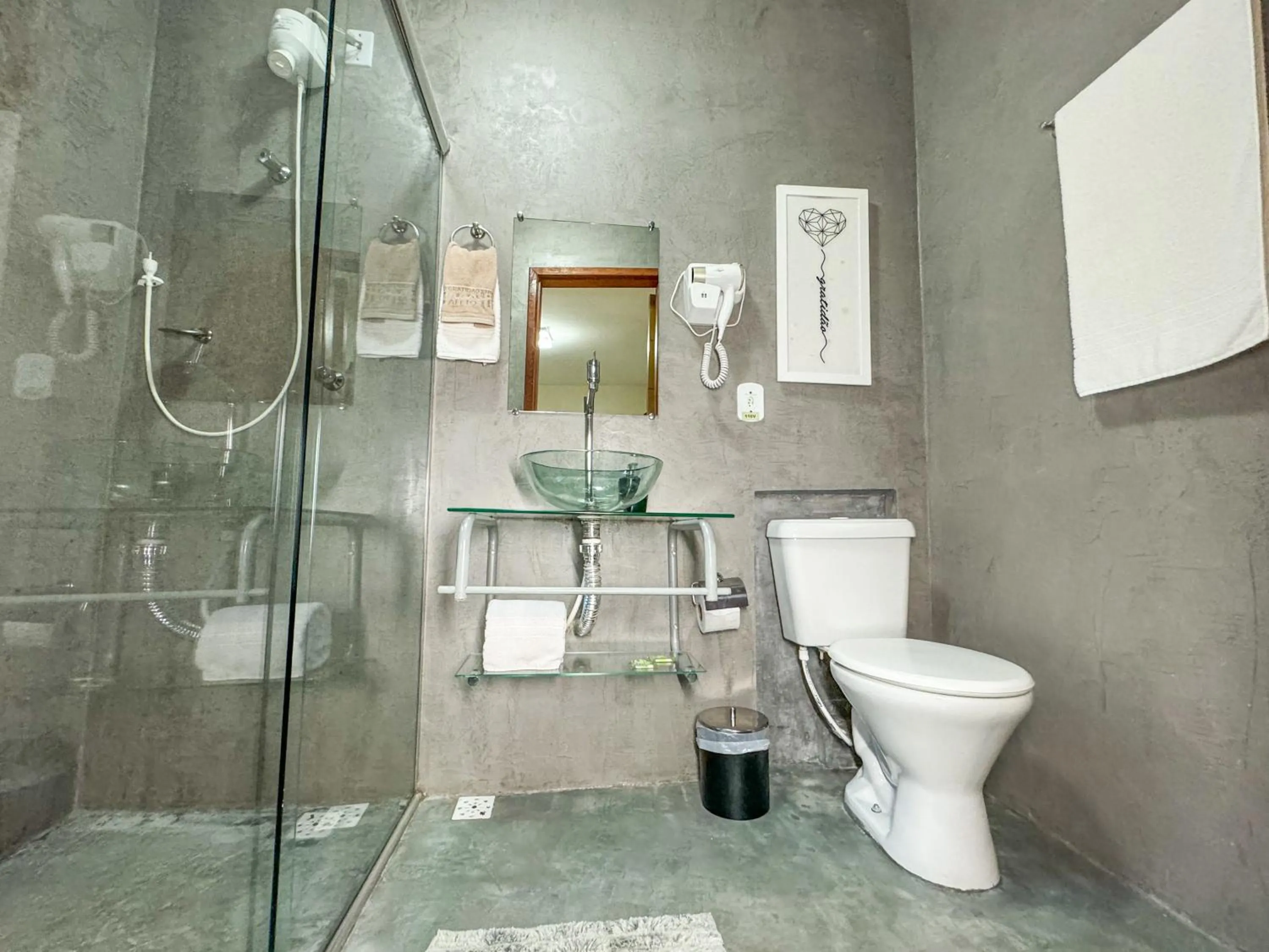 Toilet in Pousada Entre Folhas