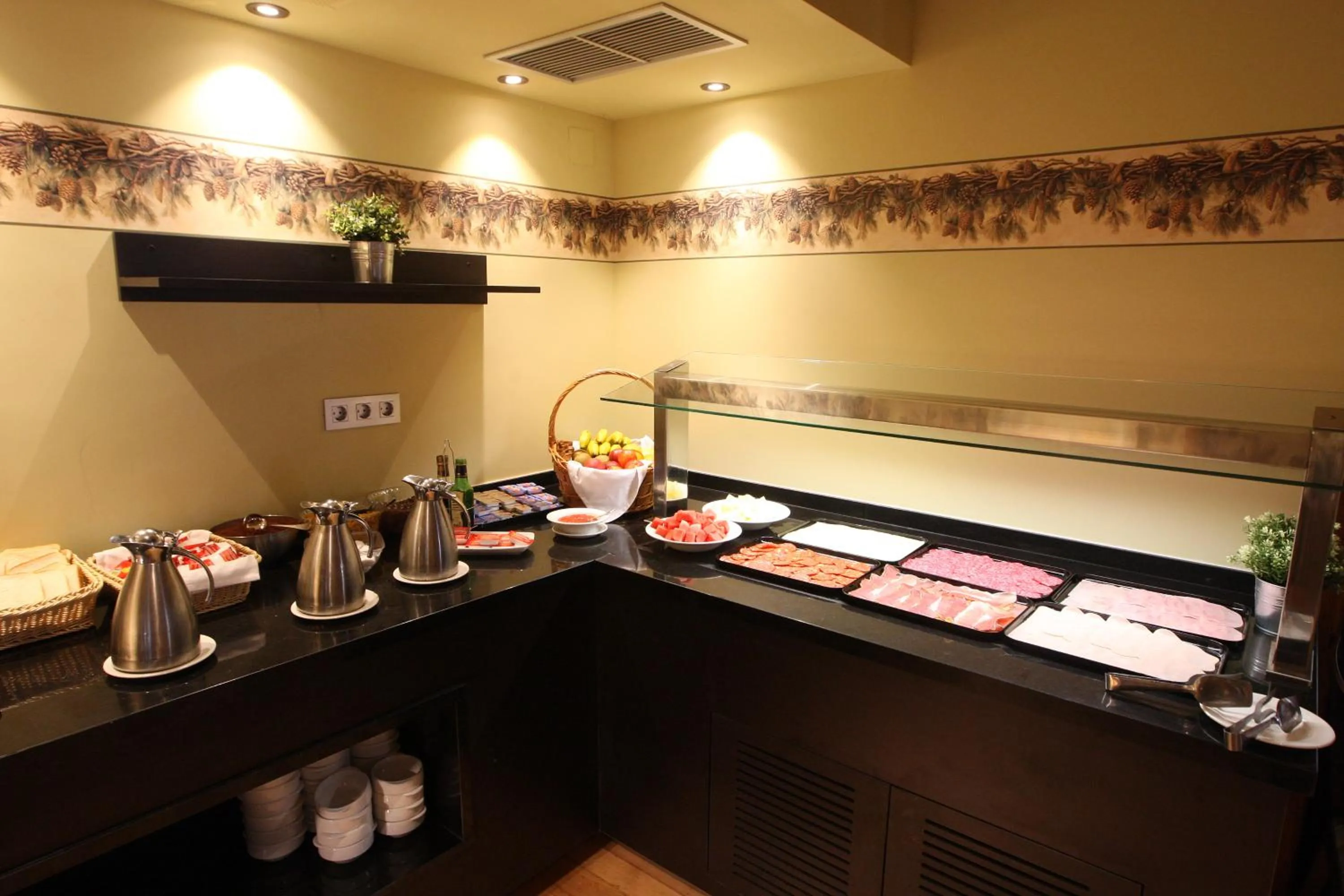 Buffet breakfast in Hotel & Spa Real Villa Anayet