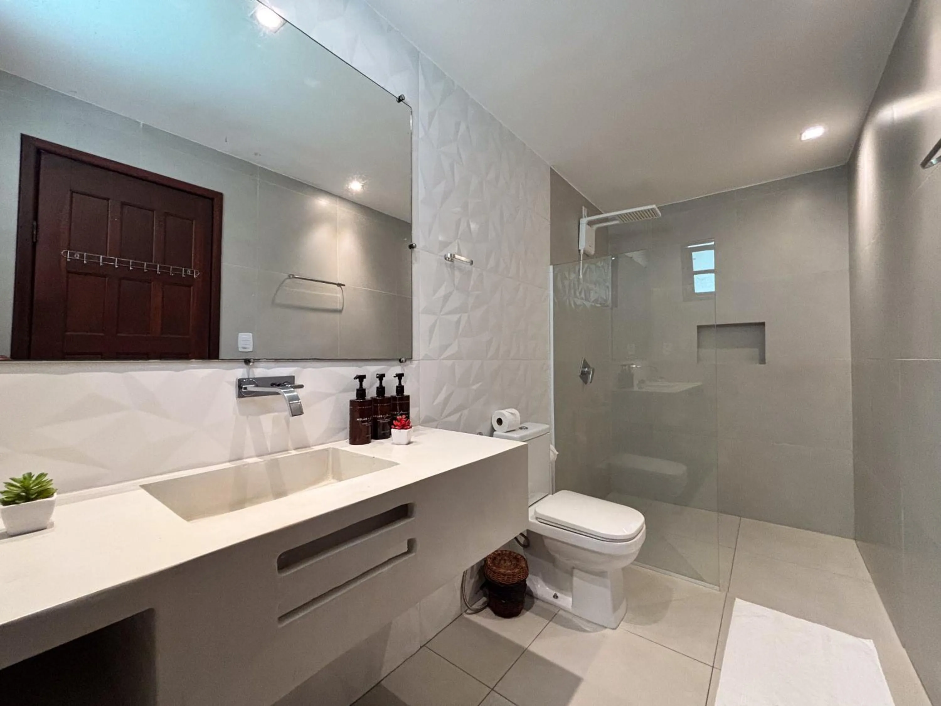 Bathroom in Chez Max Pousada