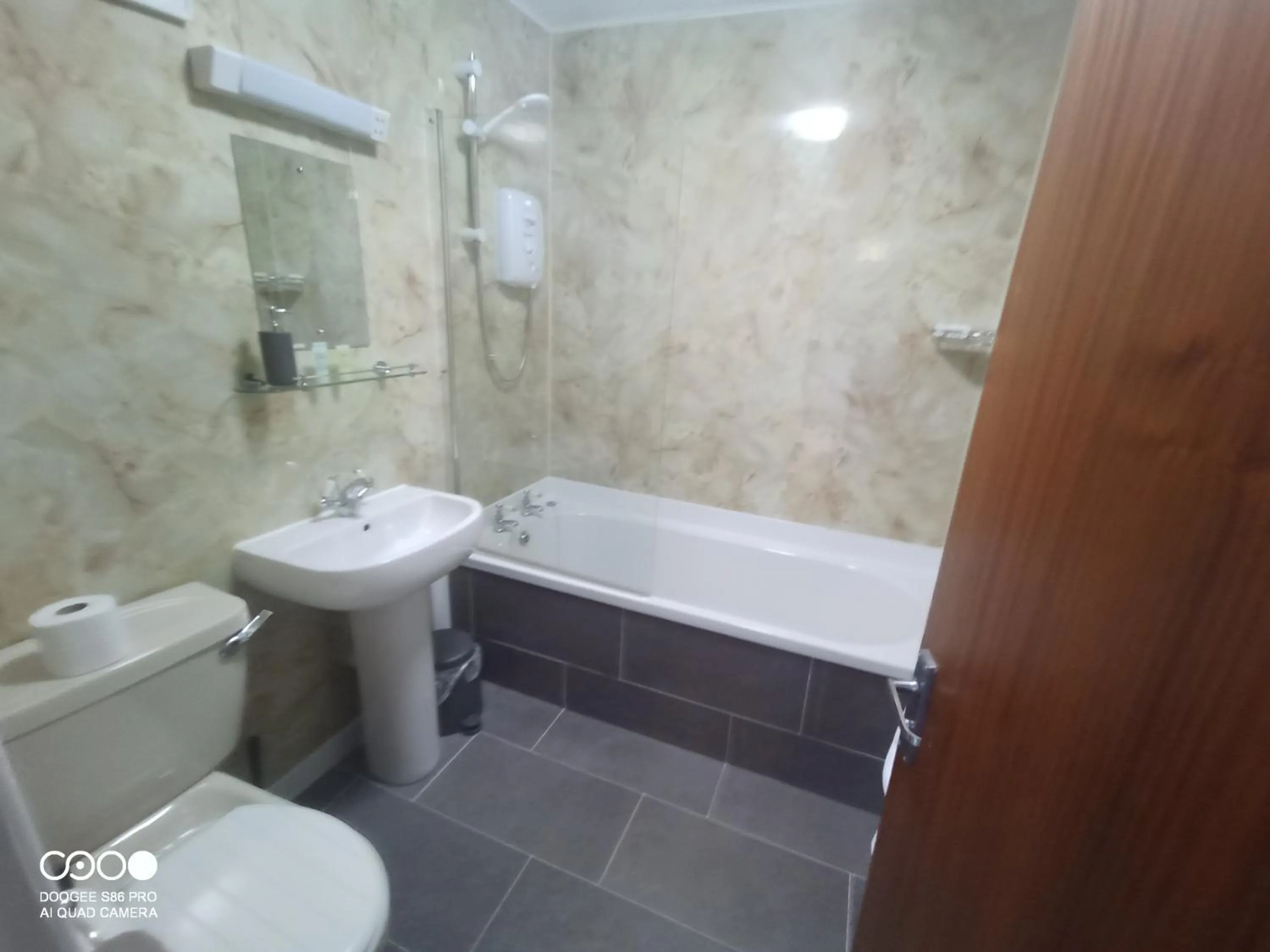 Bathroom in The Maycliffe Hotel