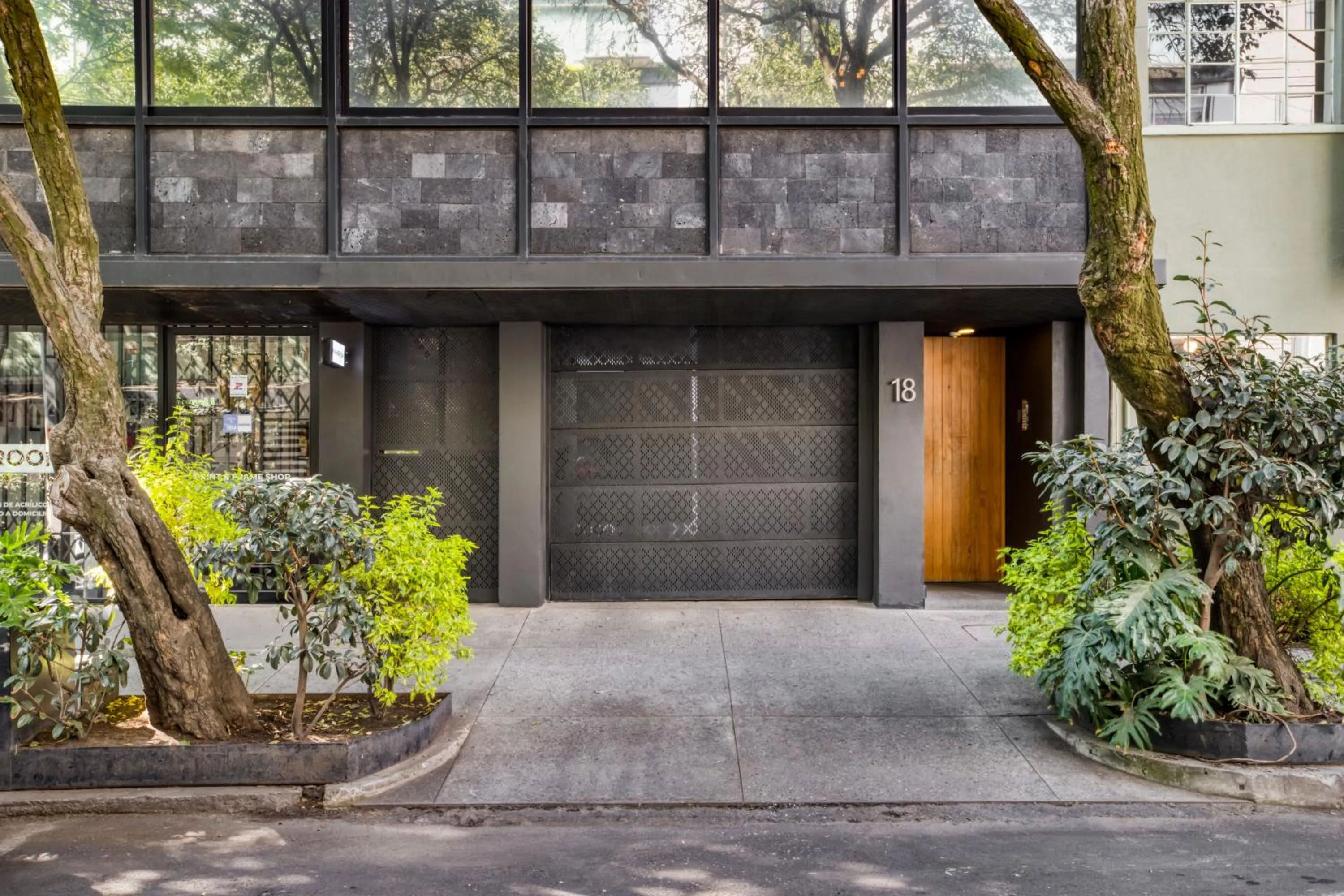 Facade/entrance in ULIV Condesa