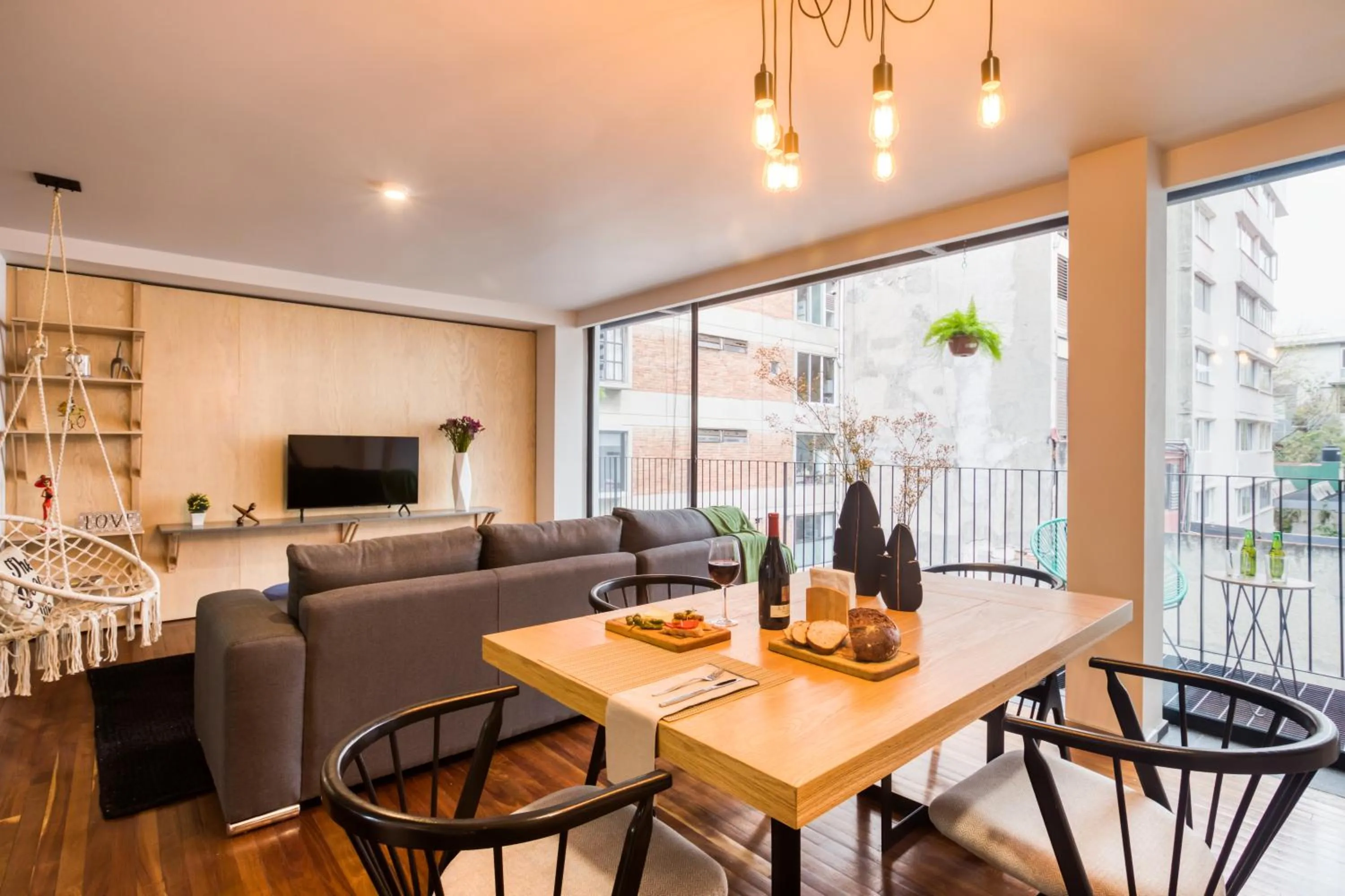 Dining area in ULIV Condesa