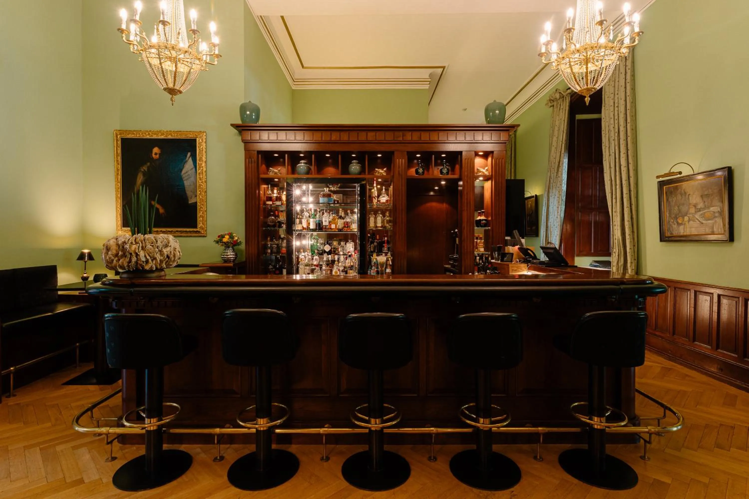 Lounge or bar in Schlosshotel Hugenpoet