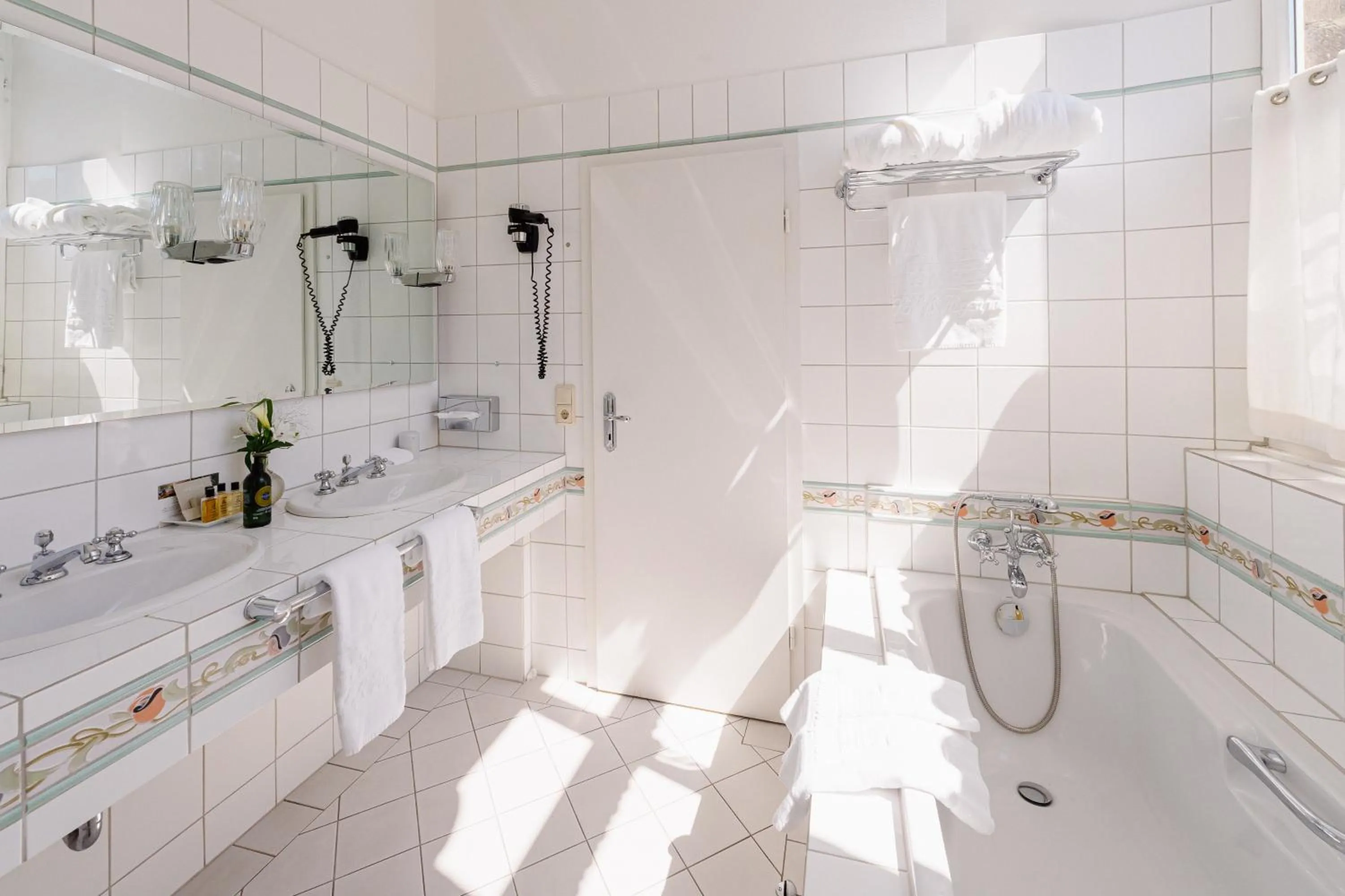 Shower in Schlosshotel Hugenpoet